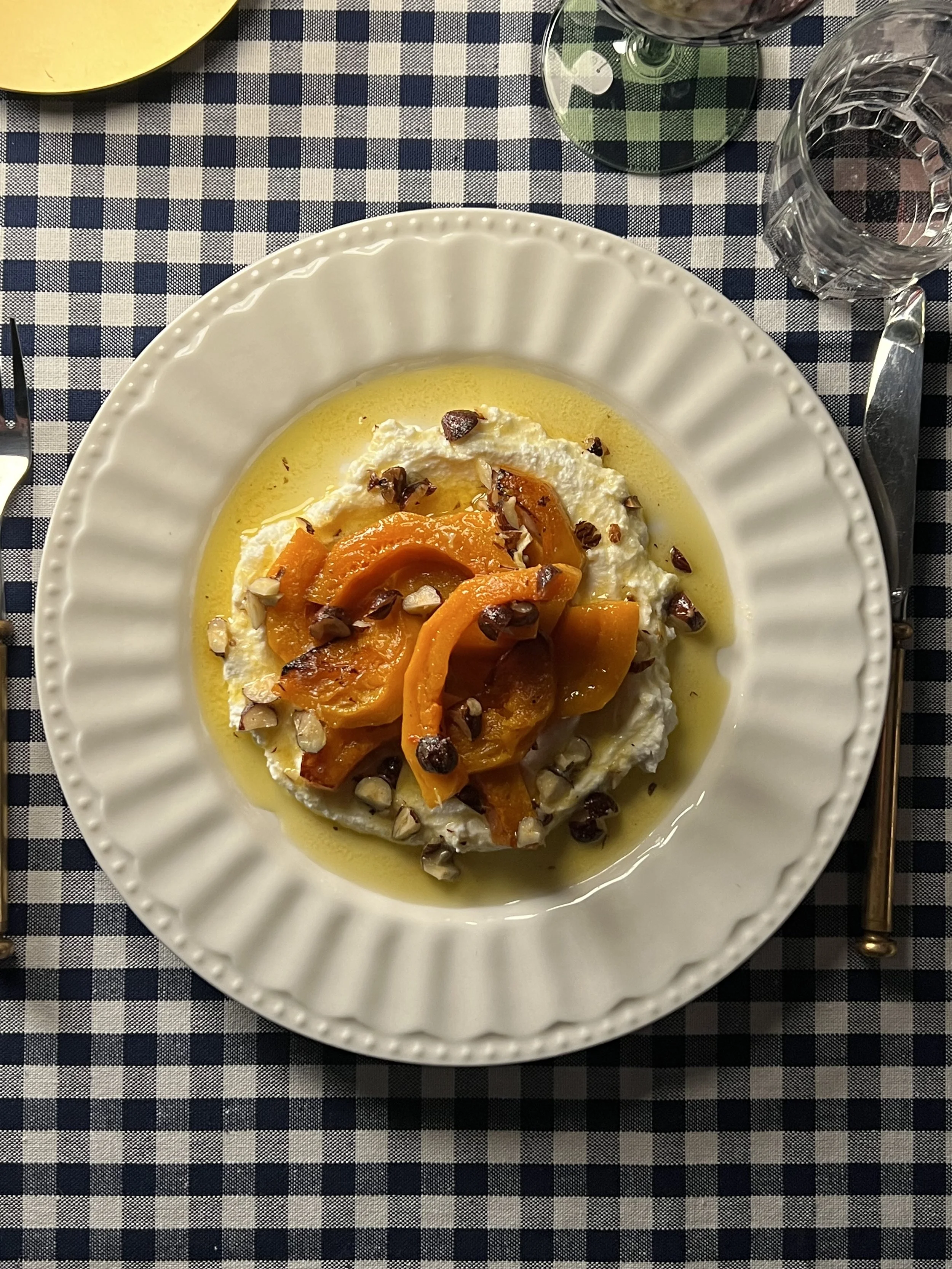 Bakt gresskar med ricotta og hasselnøttsmør