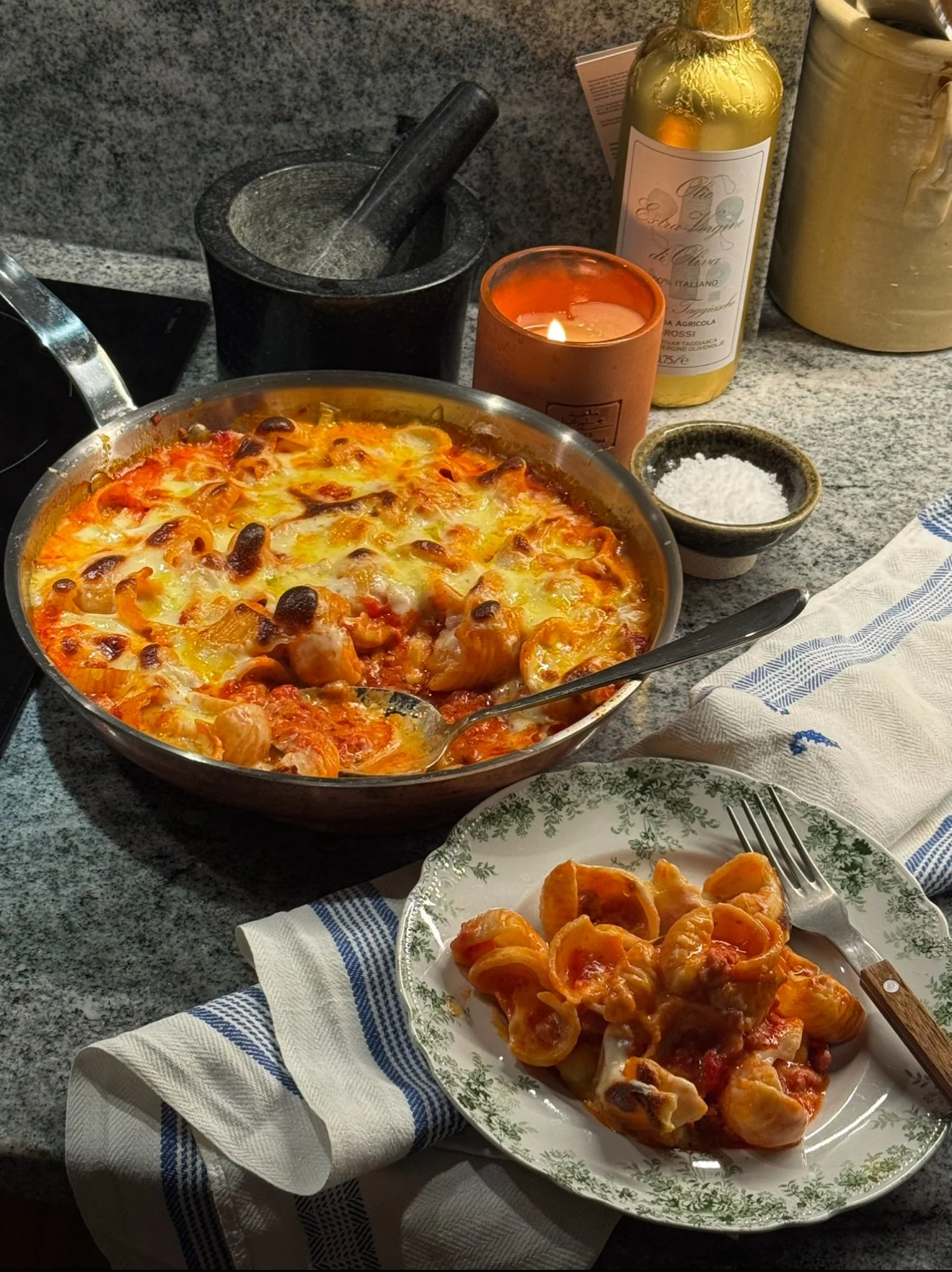 Gratinert pasta med salsicciasaus