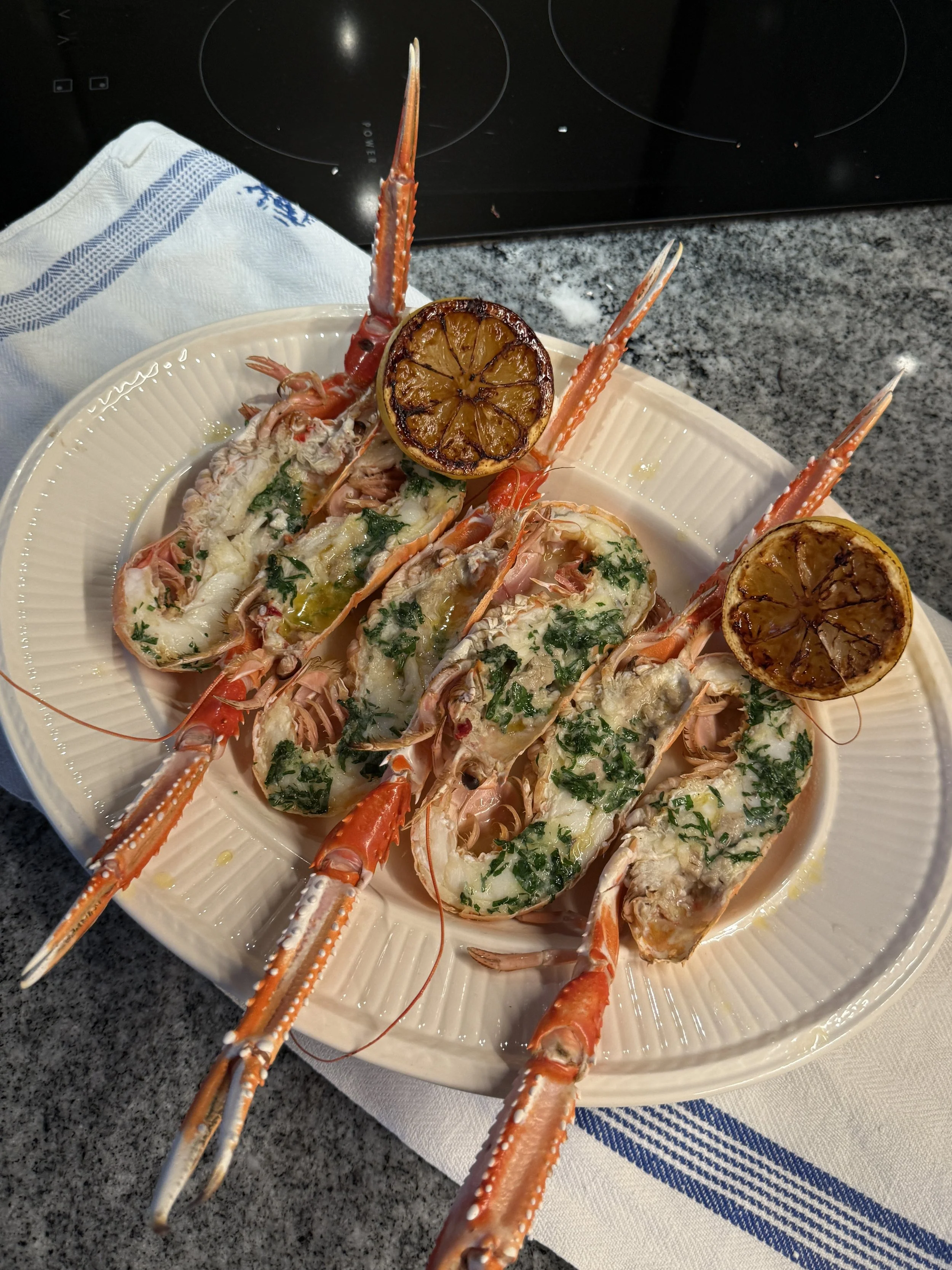 Ovnsgrillet sjøkreps med hvitløksmør