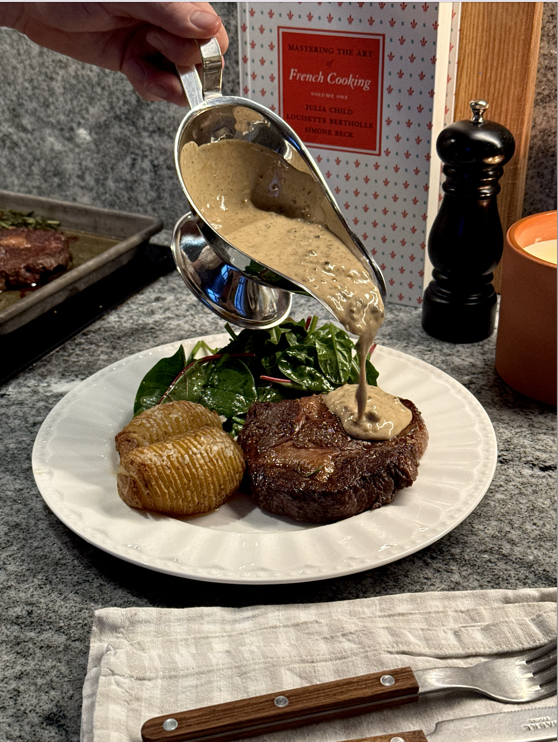 Entrecôte med whisky- og peppersaus
