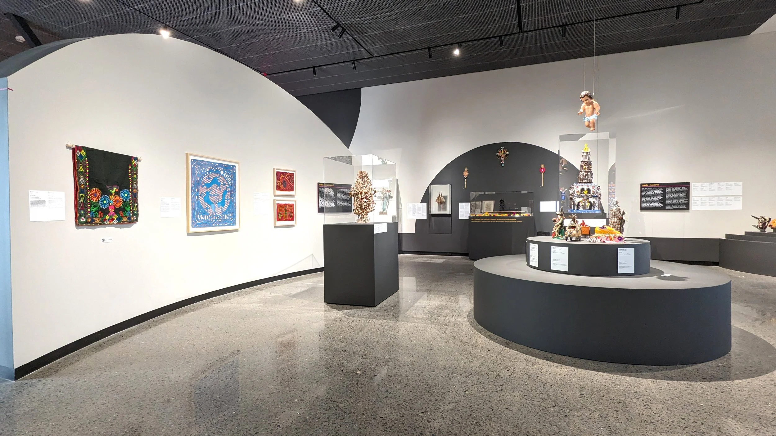 Un/Popular Main Gallery