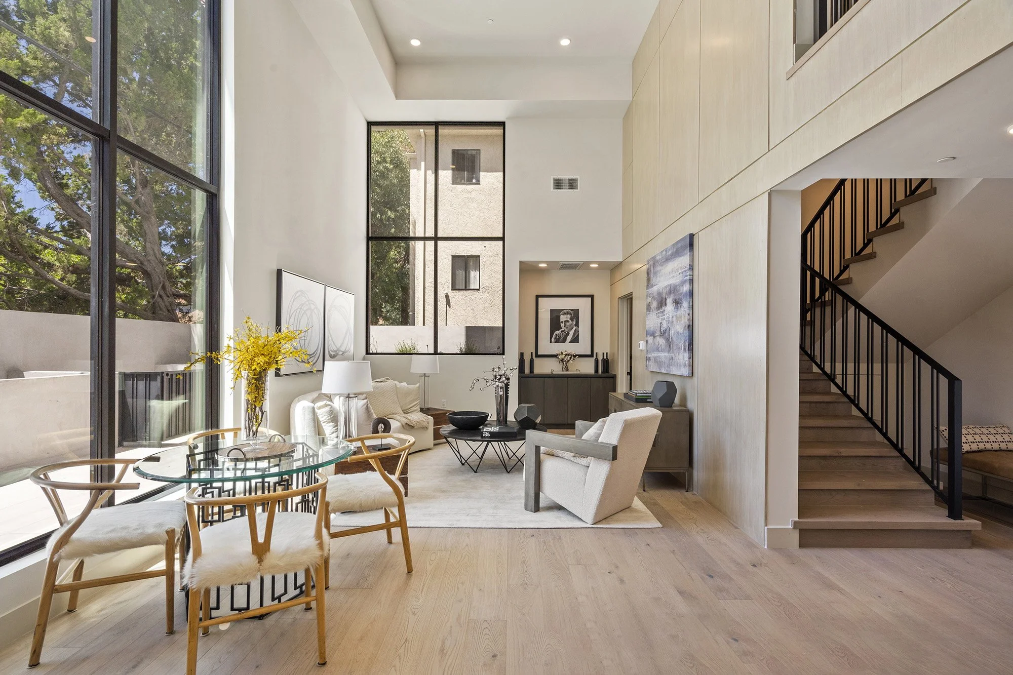 12302 Moorpark 8 5.jpg