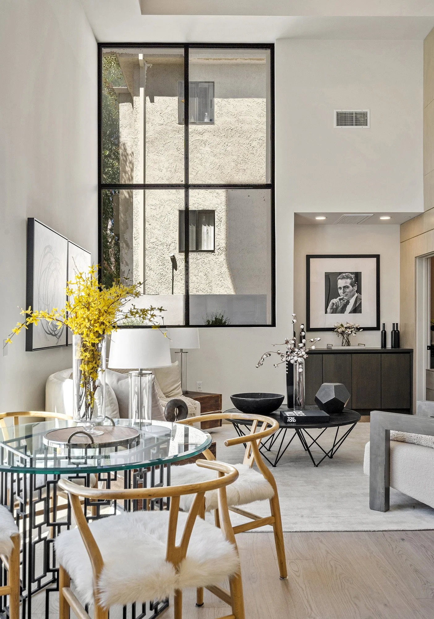 12302 Moorpark 8 6.jpg