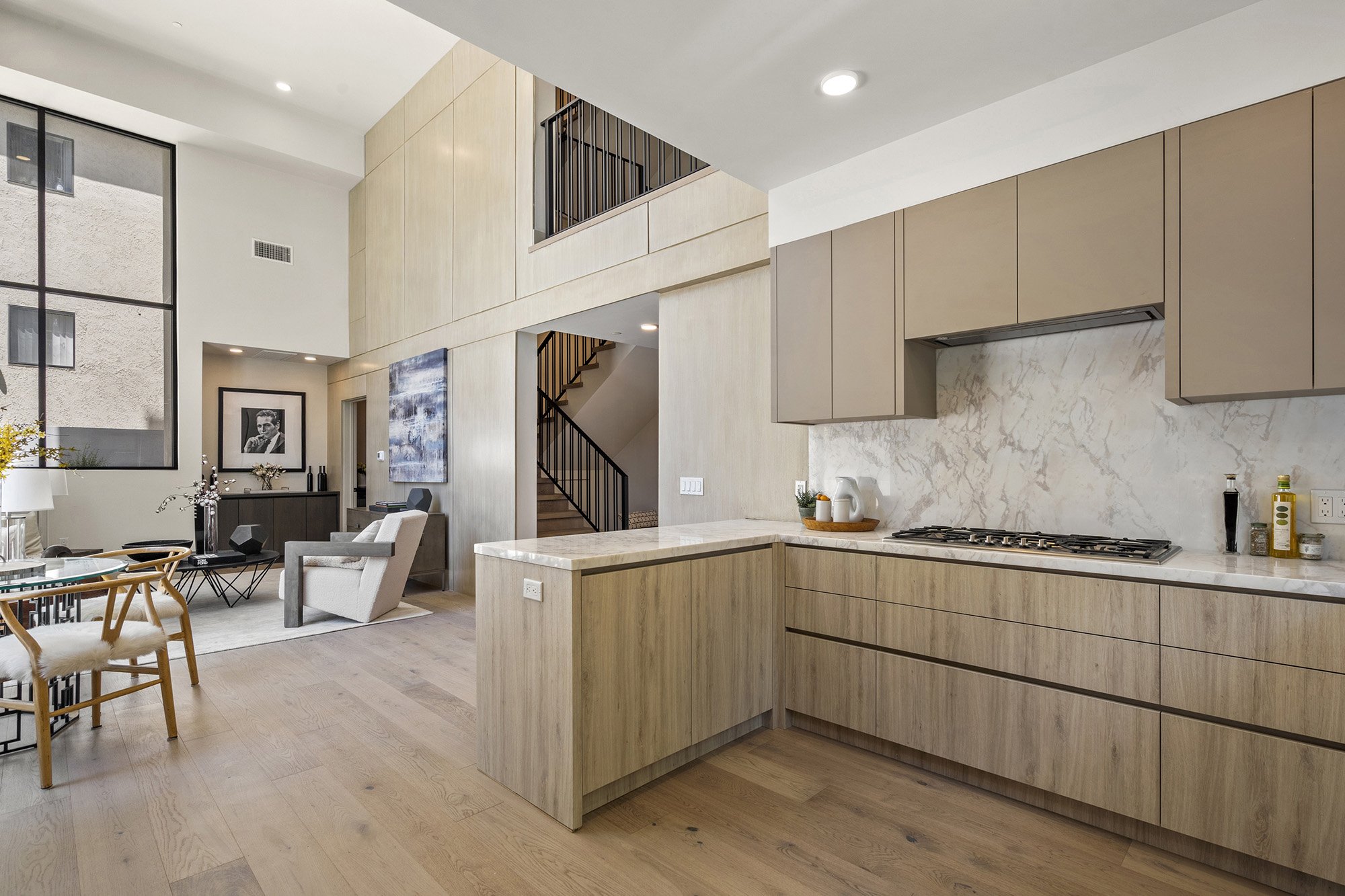 12302 Moorpark 8 17.jpg