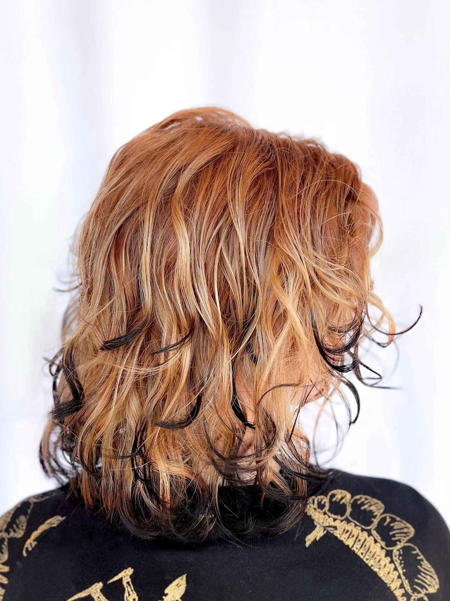 Creating various color combinations for stunning foxtail styles is an absolute blast! 🦊 
I had a great time blending natural red, blonde, and black while adding extra layers to enhance the tips. 🖤
Share your favorite hair inspirations, and let&rsqu