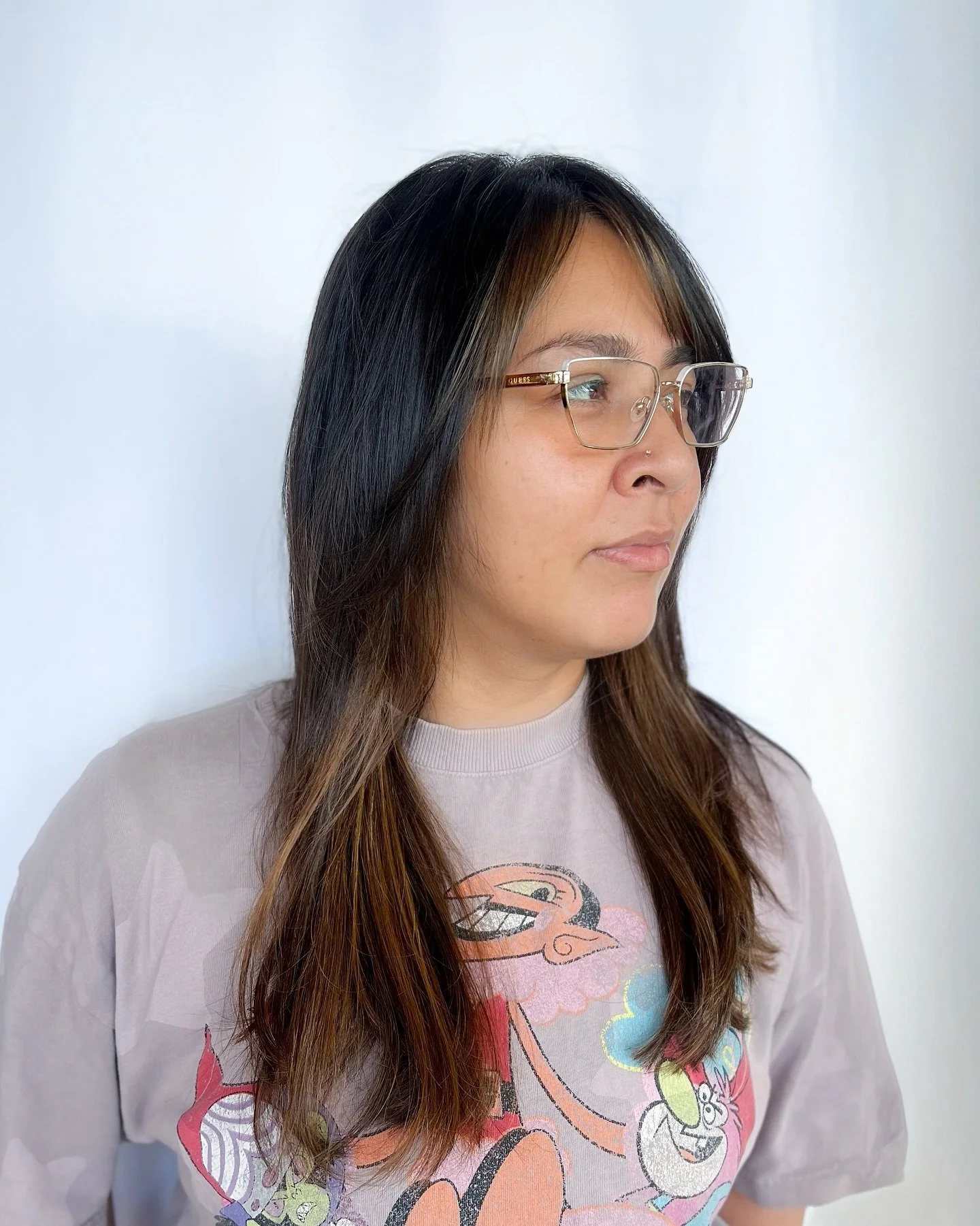 Are you in need of a little brightness? Lived-in color can be tailored to fit your desires, whether you prefer a vibrant front, partial highlights, or an all-over look. In this particular case, we opted for a &ldquo;Dazzled&rdquo; service , concentra