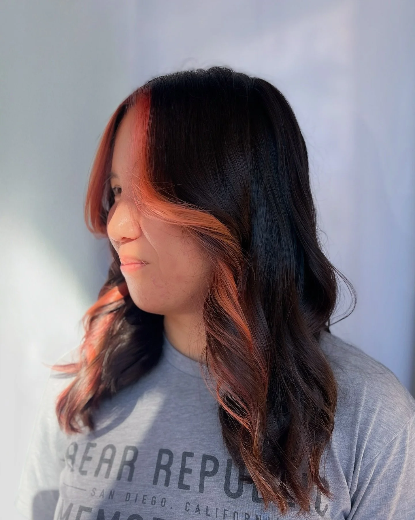 Add a Splash of Fun Colors to Your Hair 🖍️
Incorporating vibrant colors is a delightful way to ease into a more playful palette. 🎨 
Whether you&rsquo;re considering a bold money piece or a subtle peekaboo effect, just let me know. I&rsquo;m passion