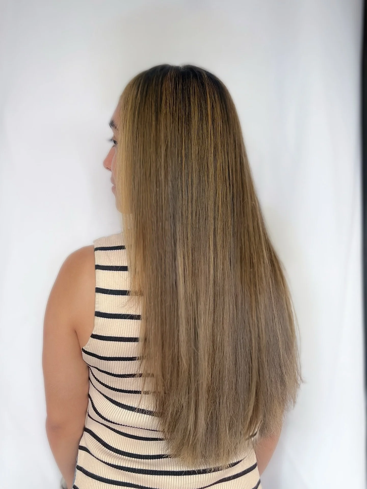 Keep Your Blonde Brilliant! 🌟
Maintaining that stunning blonde hair requires more than just salon visits&mdash;home care is essential too! 💛 
To keep your hair healthy and vibrant, it&rsquo;s crucial to use the right products and follow a proper ha