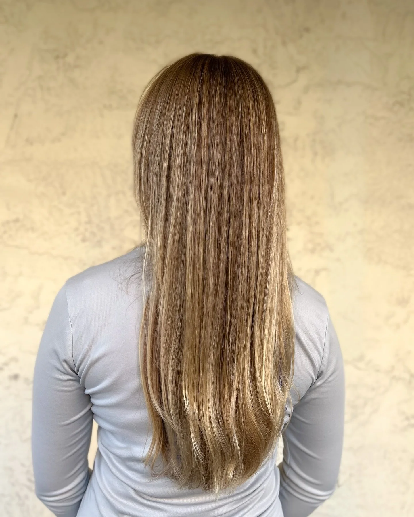 Ready to brighten things up? 
My &ldquo;overall lived‑in color&rdquo; brings soft, blended light all around, tailored to the spots where you want more glow. 
Let&rsquo;s talk about your color goals and choose the right service for you.