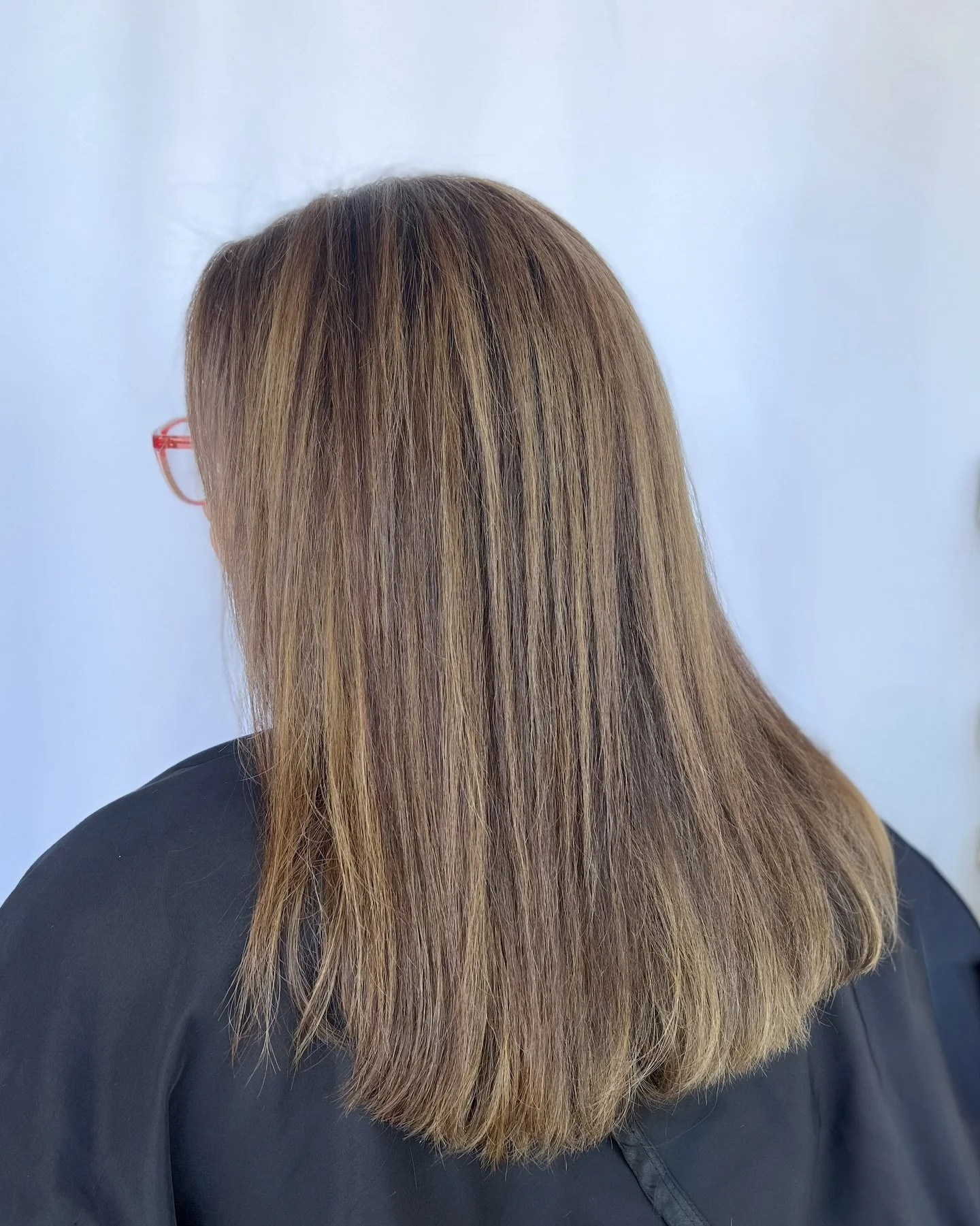Elevate your look with the perfect blend of highlights and lowlights! This combination adds stunning depth and dimension, giving your hair a vibrant, multi-dimensional glow. 🪩 
Whether you&rsquo;re looking for subtle enhancement or a bold transforma