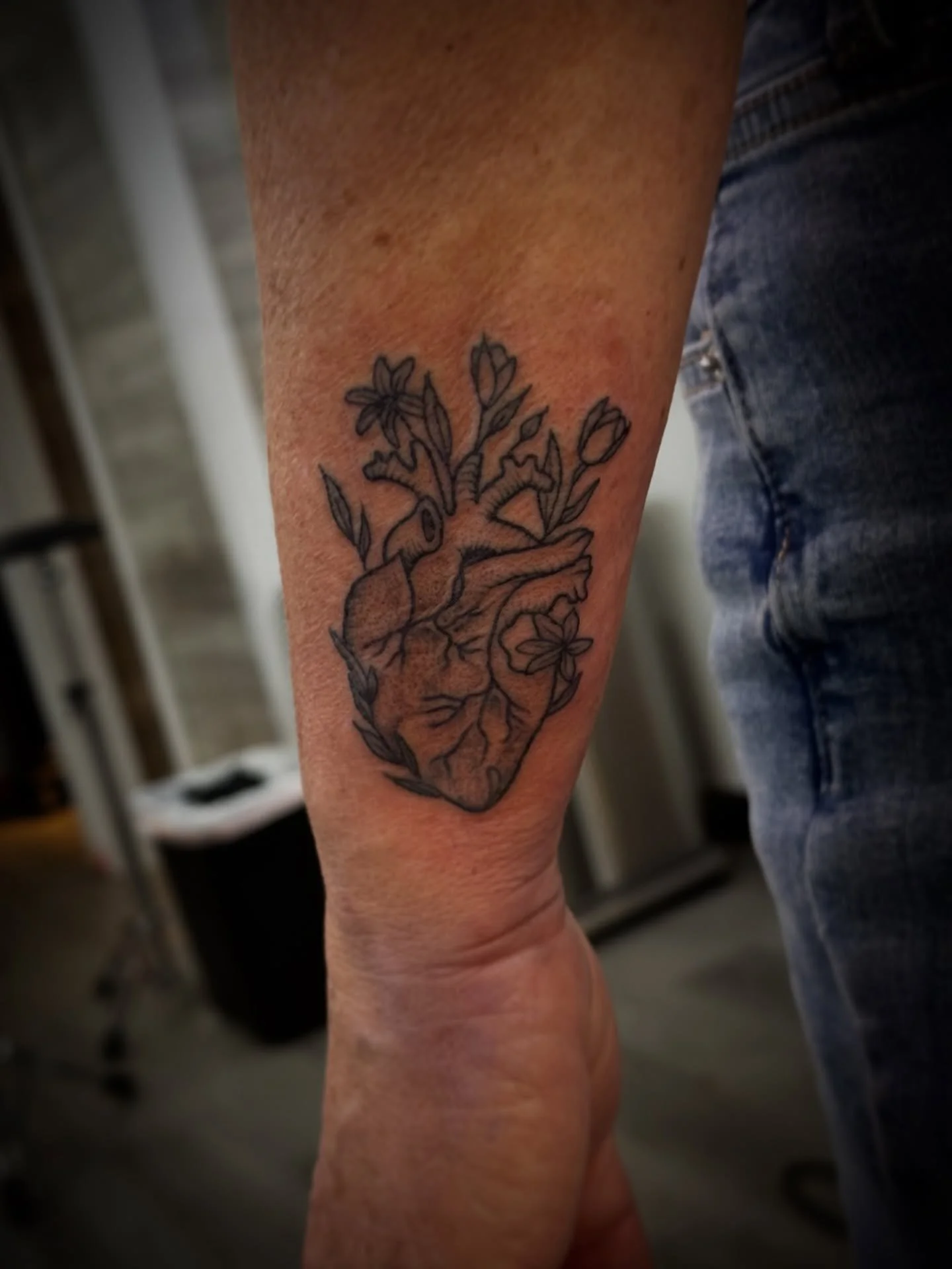 Two souls. One vision. 🖤🌸 

These matching anatomical hearts wrapped in soft florals were done for our walk-in clients - bold, symbolic, and beautifully connected.

We love when people come in together and leave with something permanent that tells 