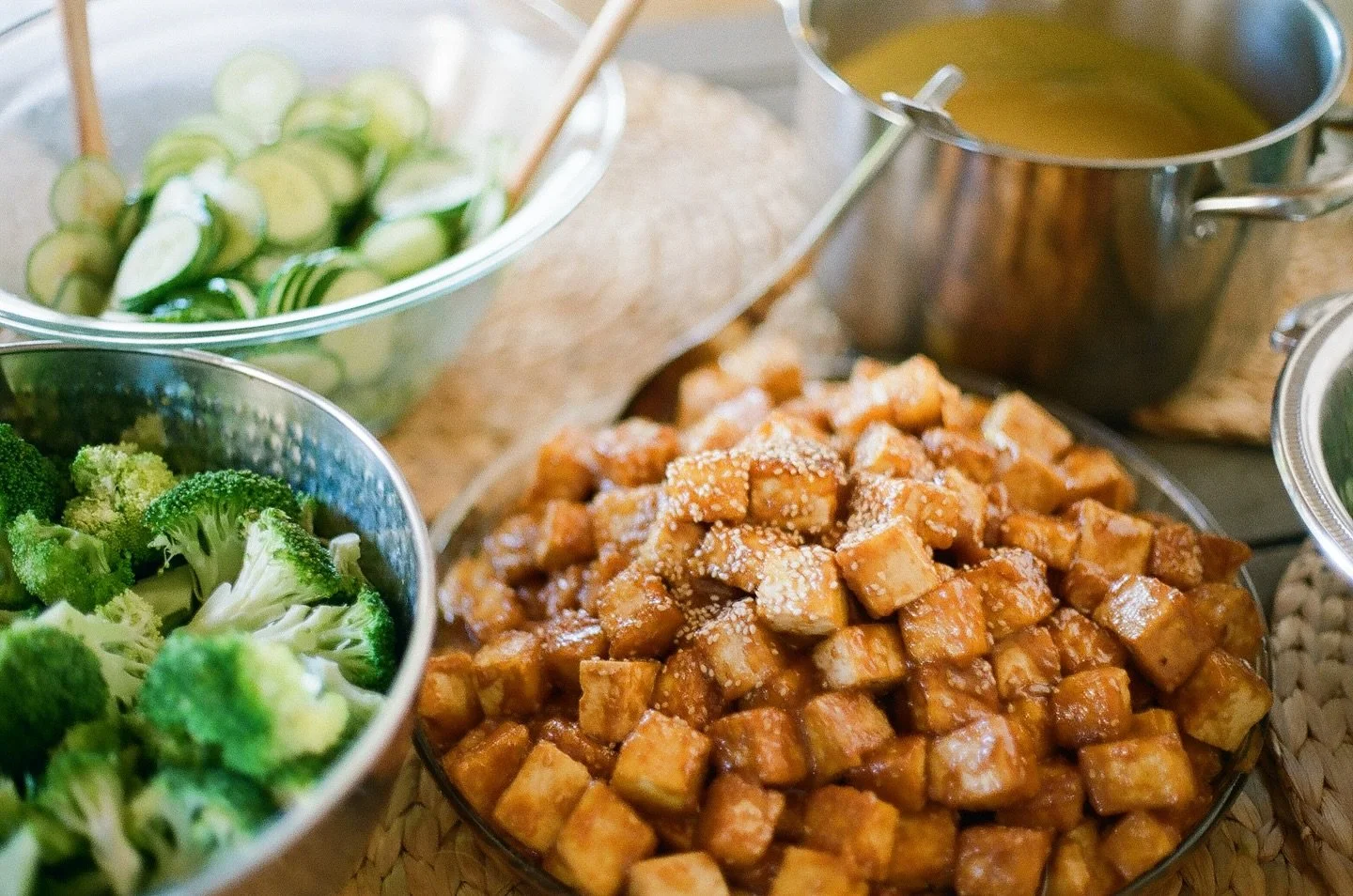 summer retreat bites from august 2024 ~ when I met @molliemendoza_ and @lukasmanuelgottl in the south of France &amp; had the honour to cook for their @conscious.celebration yoga teacher training for 3 weeks ✨ a beautiful beautiful journey of creatin