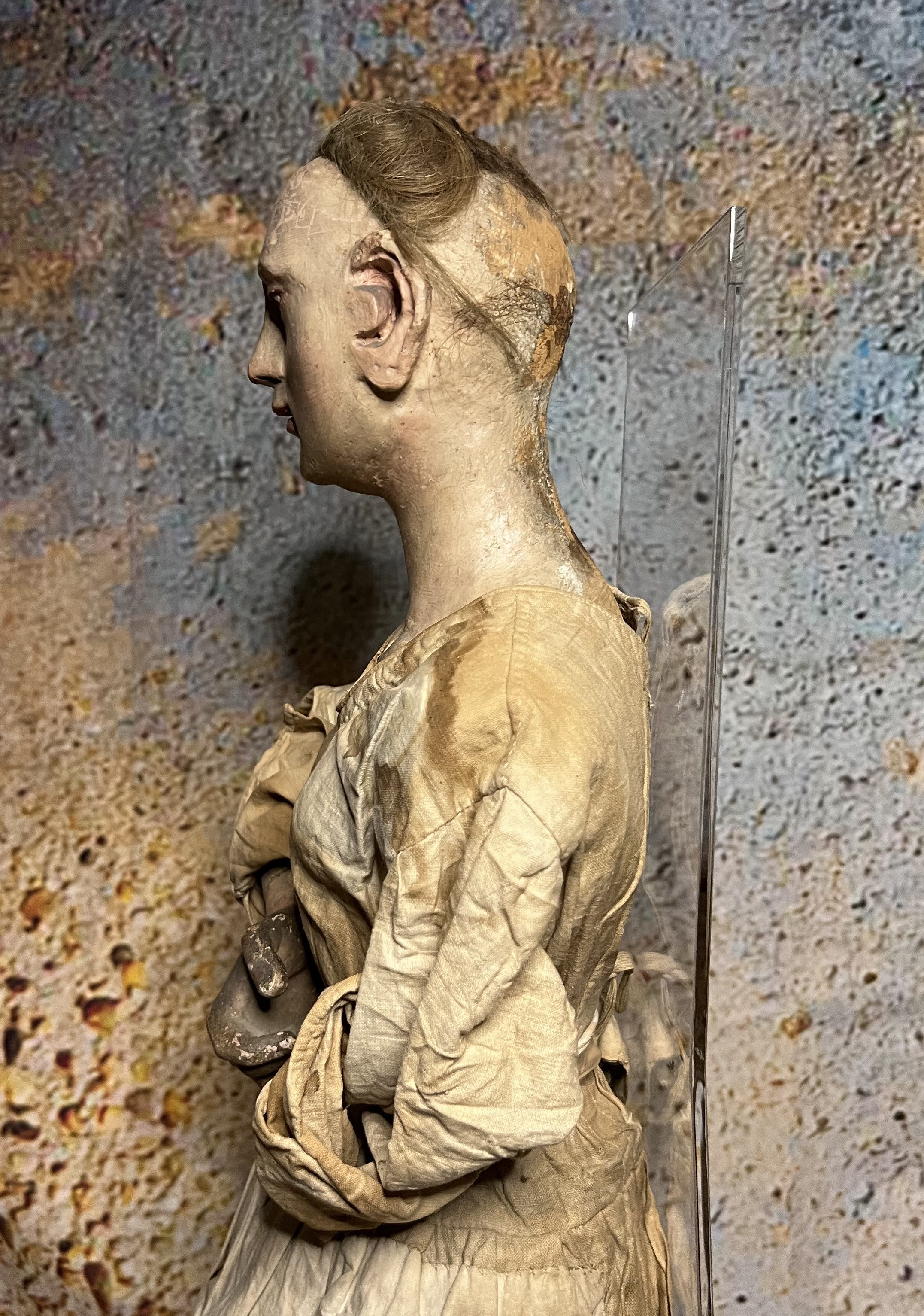 PROCESSIONAL FIGURE 5.png