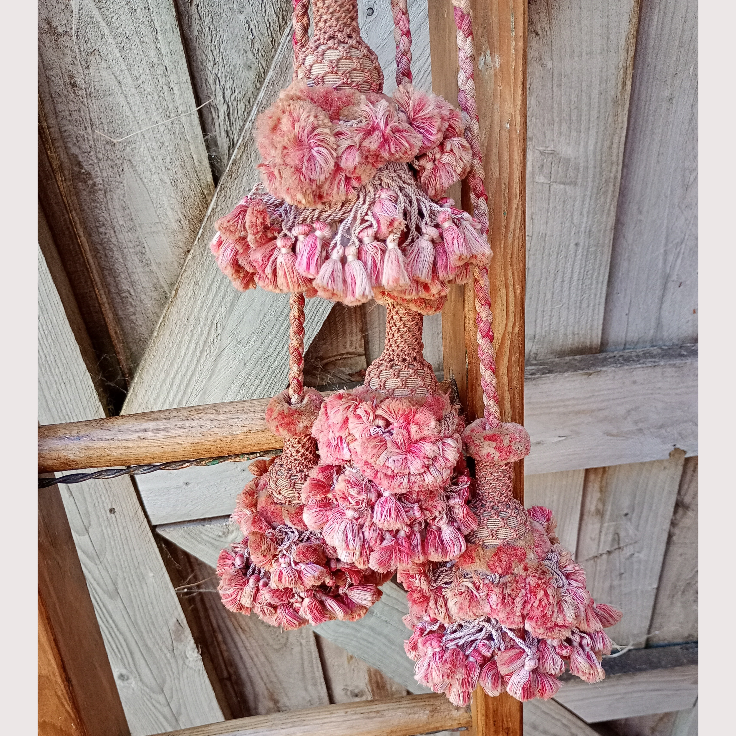 3_WEBSITE_1920s TASSLES.png