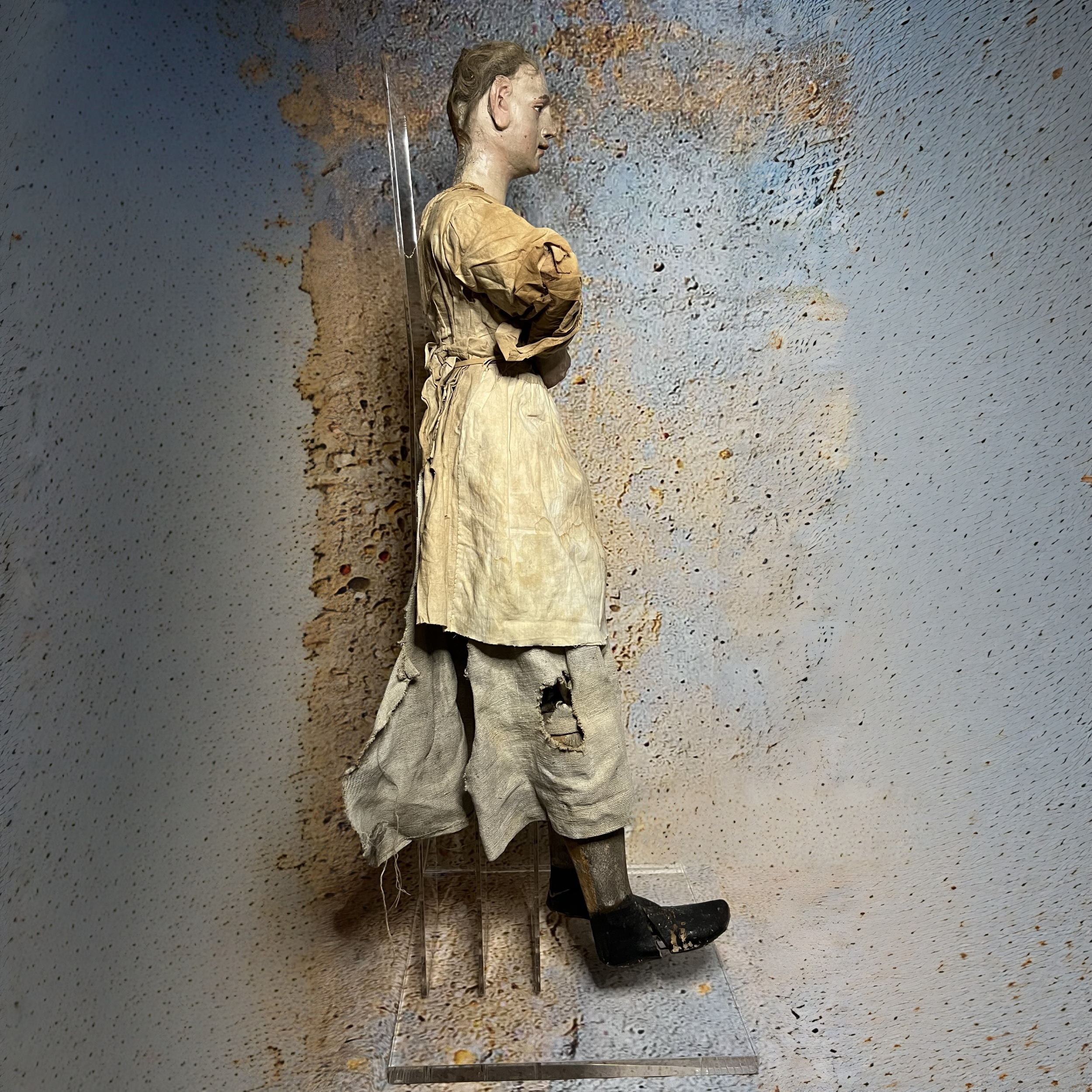 PROCESSIONAL FIGURE 9.png