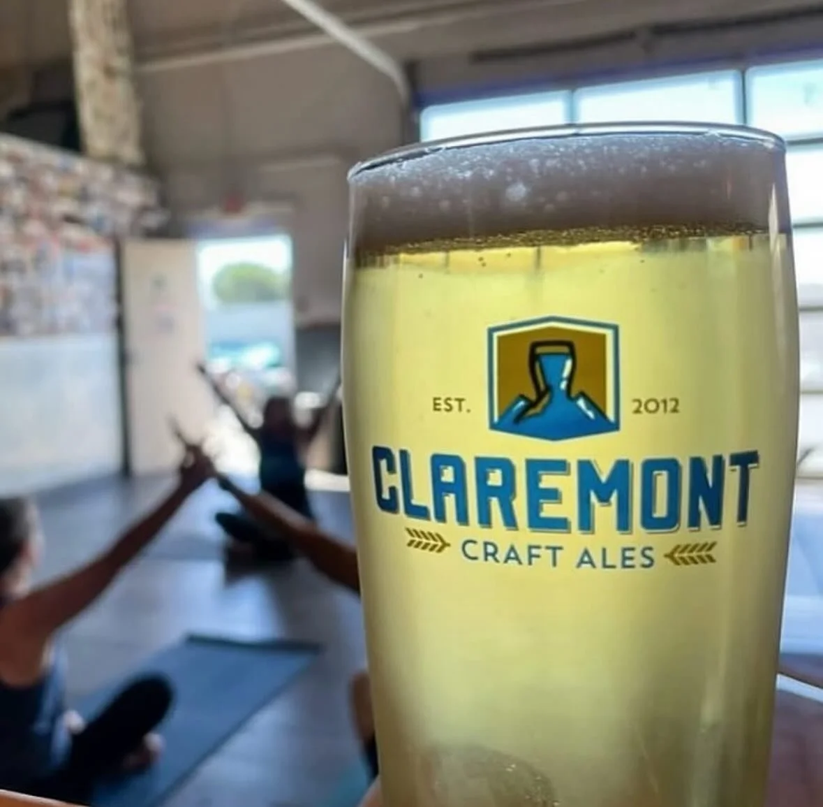 It&rsquo;s yoga day! 
Yoga On Tap starts at 11:30am. $20 includes the class and a beer to enjoy after. @zoeysmunchies will also be joining us! Hope to see you here!

#claremontcraftales #cca #claremontbeer #yogaontap