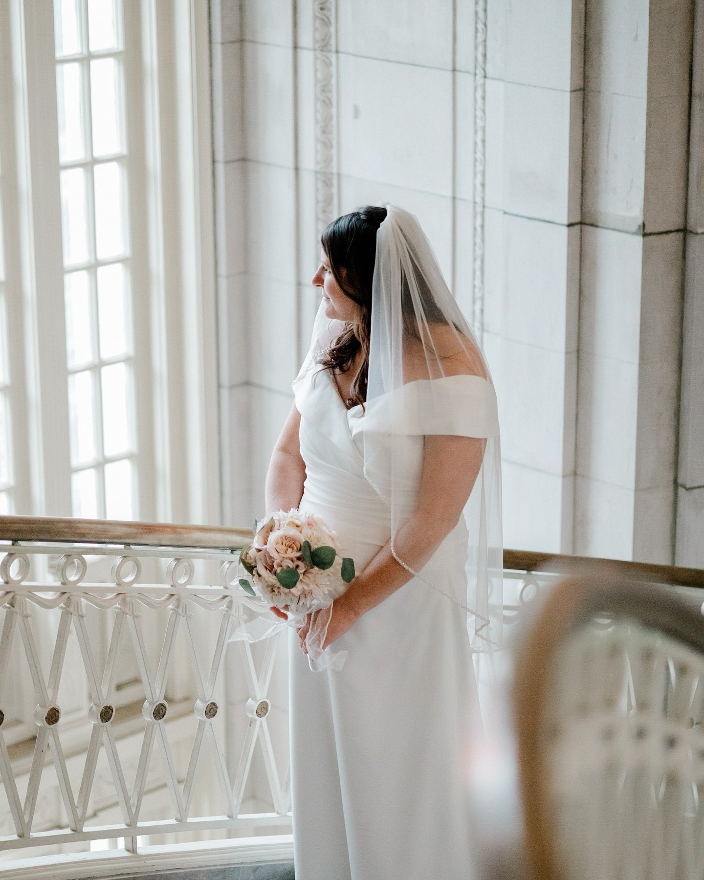 Hannah + Tom |  Hartford City Hall | 10.13.25

#GoBirds 🦅

#WeddingPhotography #WeddingPhoto #BrideandGroom  #HartfordCityHall #ConnecticutPhotographer