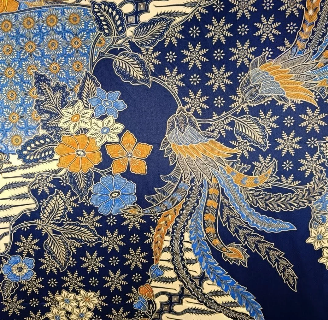💥PRE-ORDER.  Luxurious Kain Batik Fabric - Navy Blue and Fold