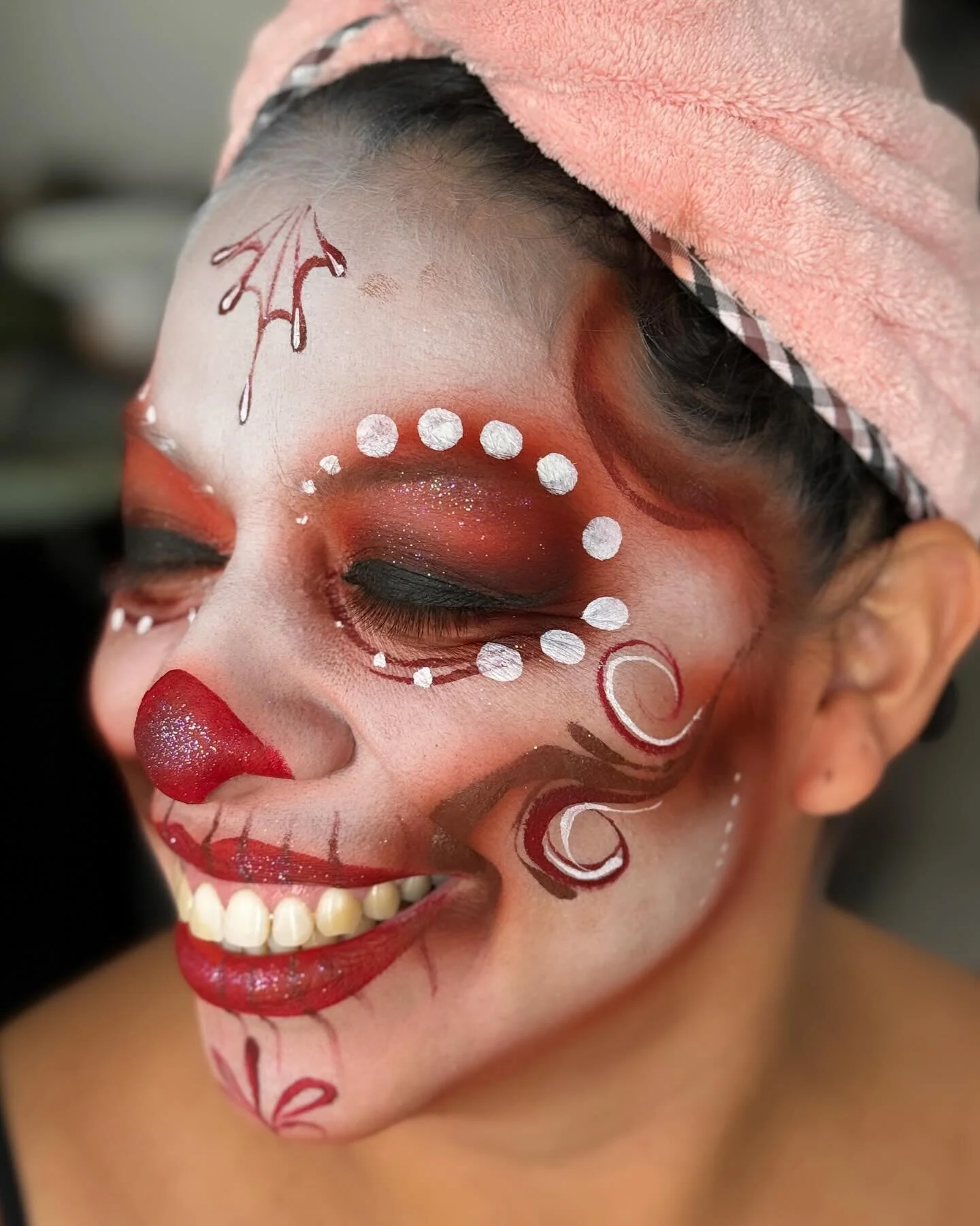 Some extra views of my model that I got to work for today, so she could go to her event, looking even more stunning than she already does. :-)

For the event with @longbeachsymphony 

#Halloween #Makeup #Slay #Artist #MakeupArtist, #Cool #SupportLoca