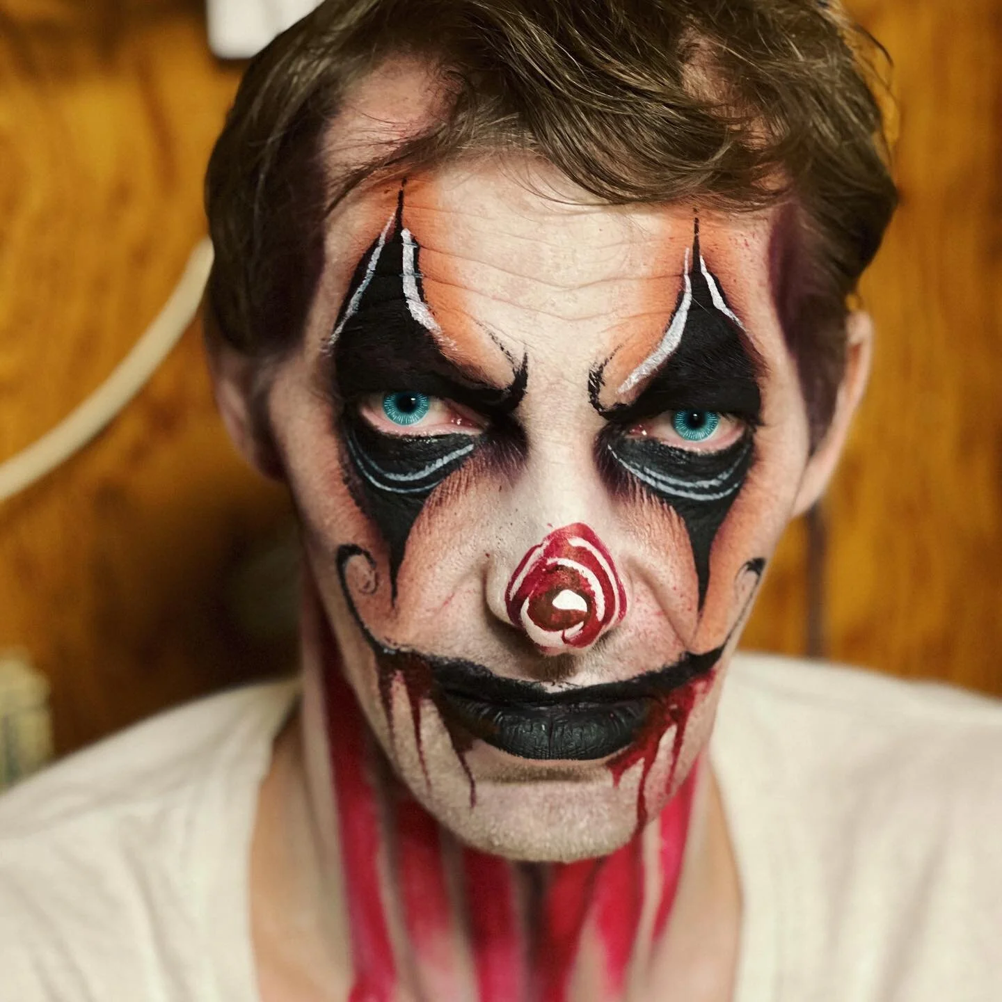 Wink wink, clown clown.

#hauntingtonbeachmanor #halloween #monster #westminstermall #maze #haunt #love #europeanbodyart #wolfefx