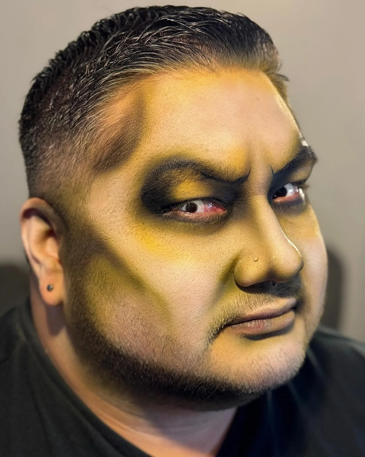 Here&rsquo;s a &ldquo;ghoul&rdquo; friend of mine, @bennykings as he heads out for some holiday activities.

I use either water or alcohol based depending on your needs. Let&rsquo;s get it! 

#makeup #makeupartist #halloween #love #ghoul #werk #slay 