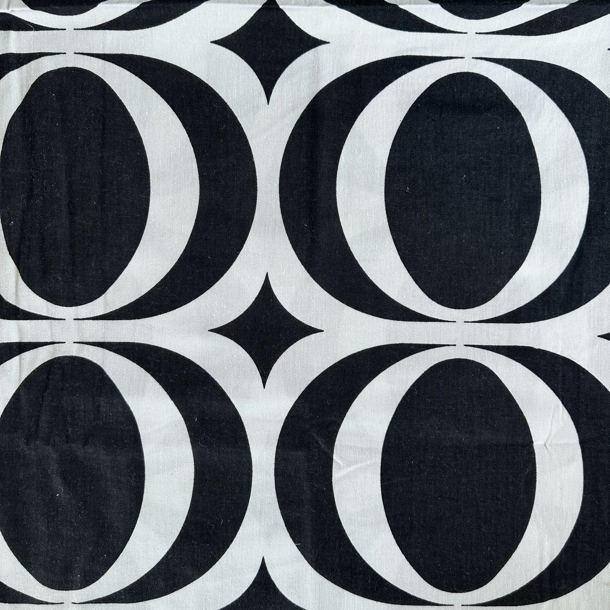 Vintage-black-white-fabric.jpg