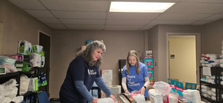 United Healthcare Employees Volunteering At Chattanooga Diaper Hub.