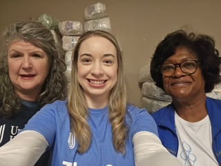 United Healthcare Employees Volunteering At Chattanooga Diaper Hub.
