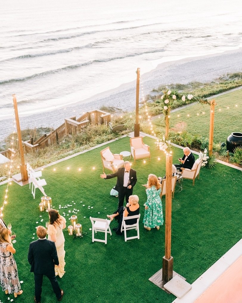 Nothing like a beach-front reception&hellip; 🌊 

Planning: @peachandpearlevents 
Photography @lilyandsparrowphoto 
Beauty: @rollands_beautybar 
Cake: @sweethenrietta 
Catering: @seagrovebeachcatering 
Florals: @850eventrentals @30atentsandevents @fi