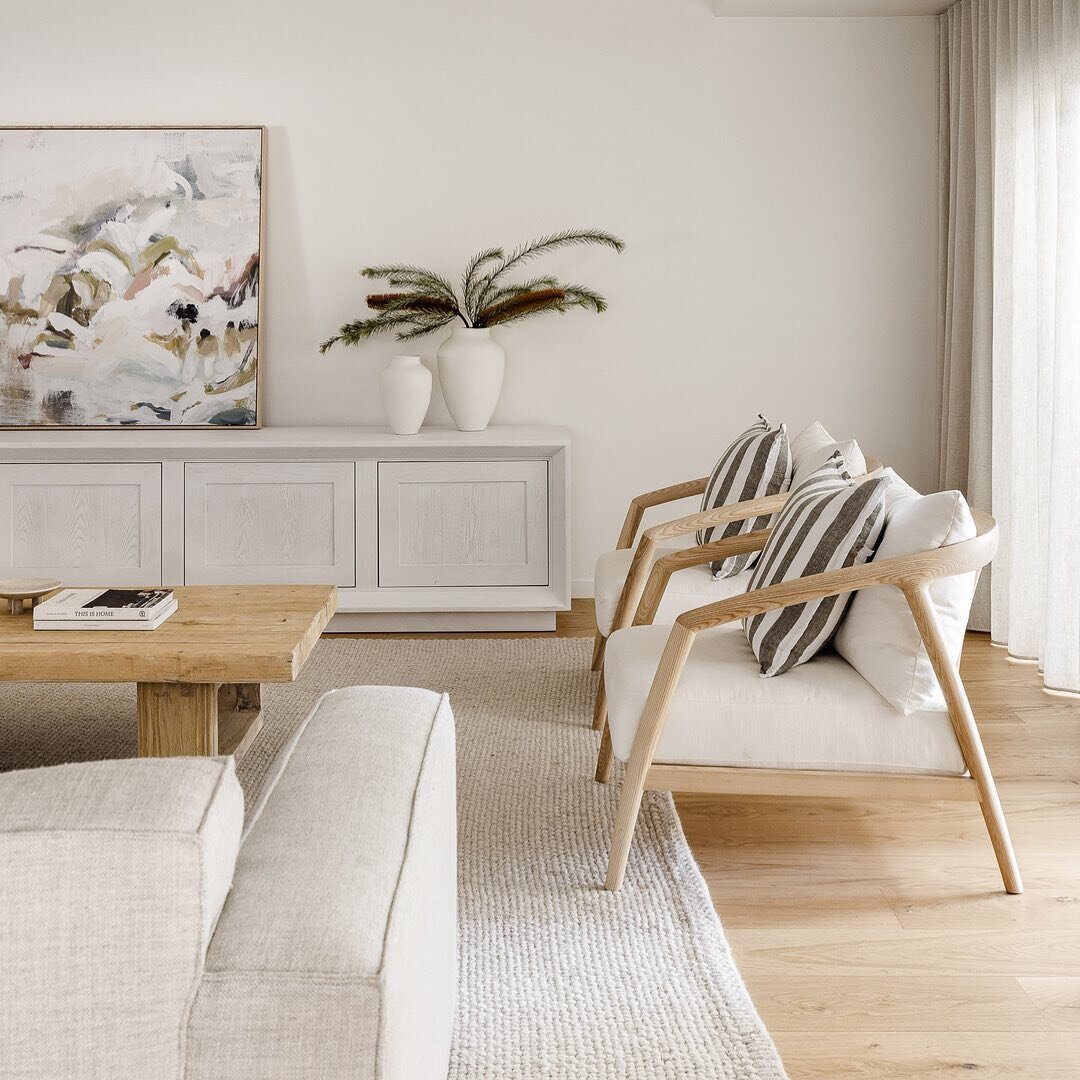 A very special project set in the leafy suburbs of North Turramurra, Sydney. A new home purchased to grow a beautiful young family. 

Our brief was to keep things timeless yet textural with pieces that would age well with family inside and out. We lo