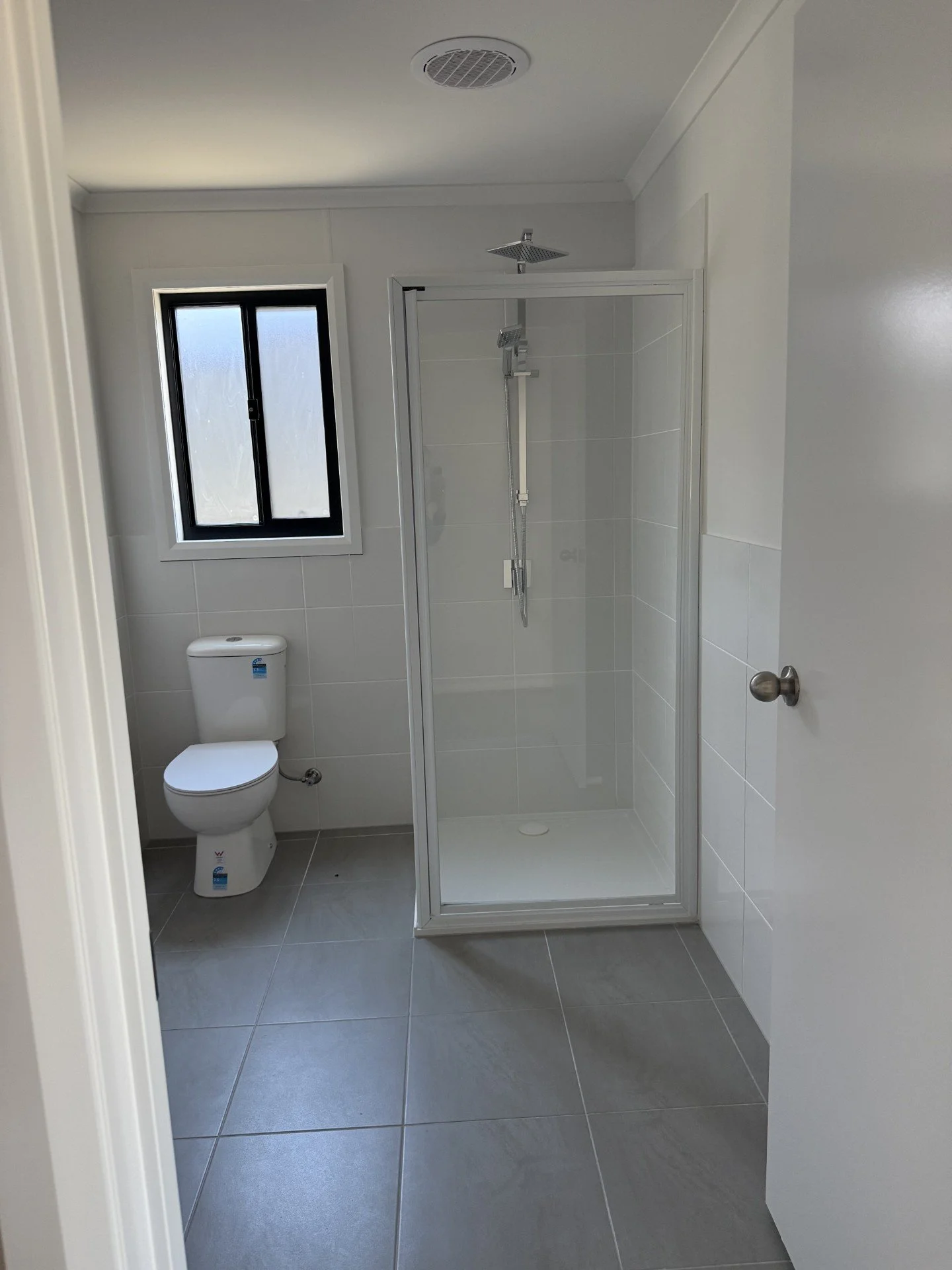 bathroom2.jpg