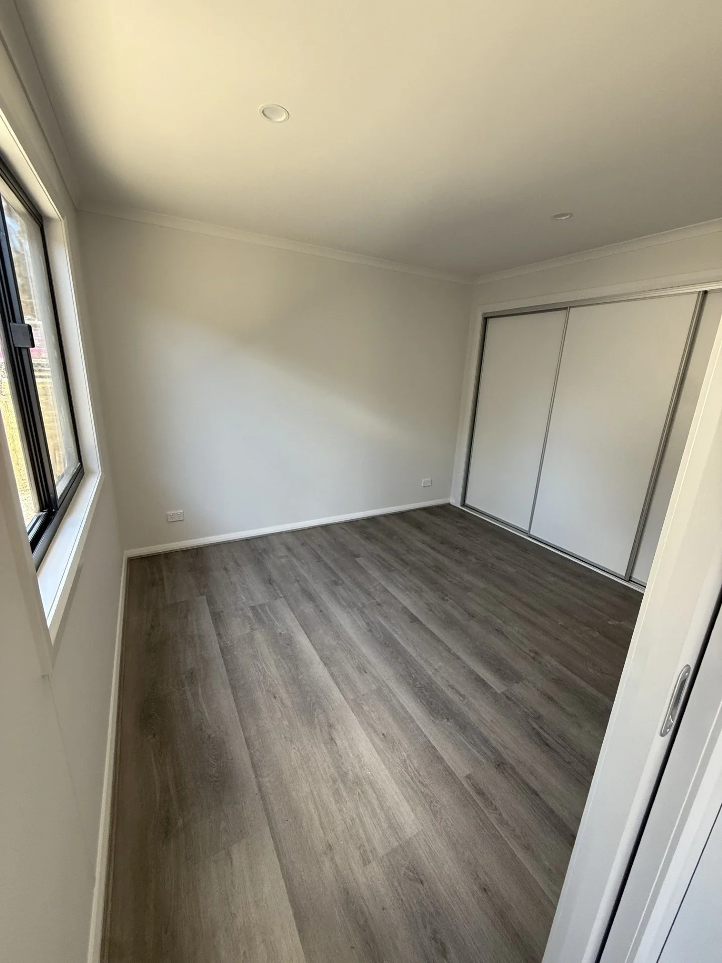 bedroom1.jpg