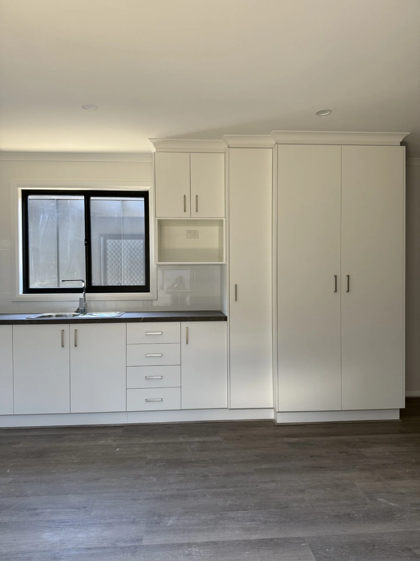 kitchen2.jpg
