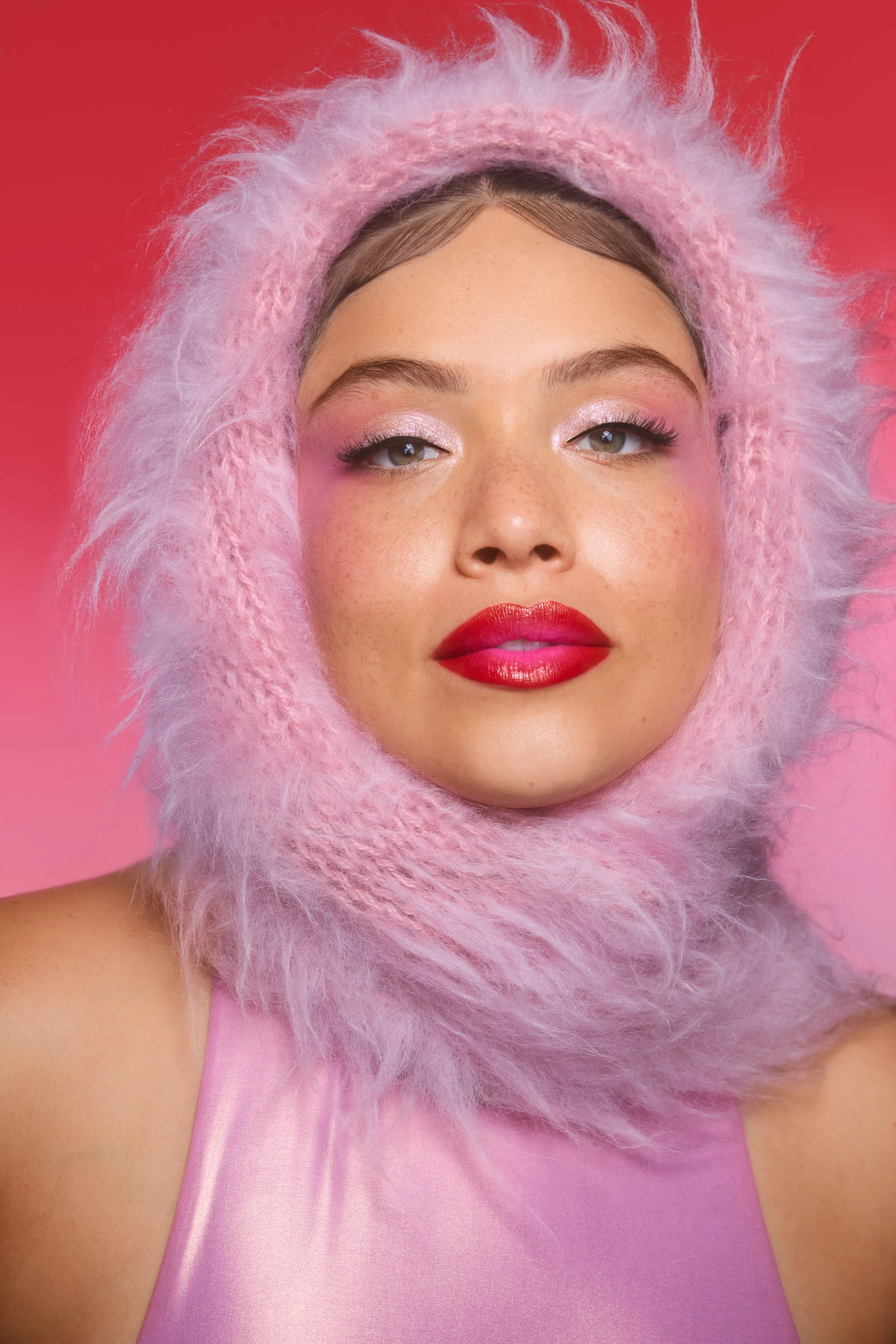 UD-2025-HOLIDAY-PINK-SUNSET-KV-VANESSA - RGB.jpg