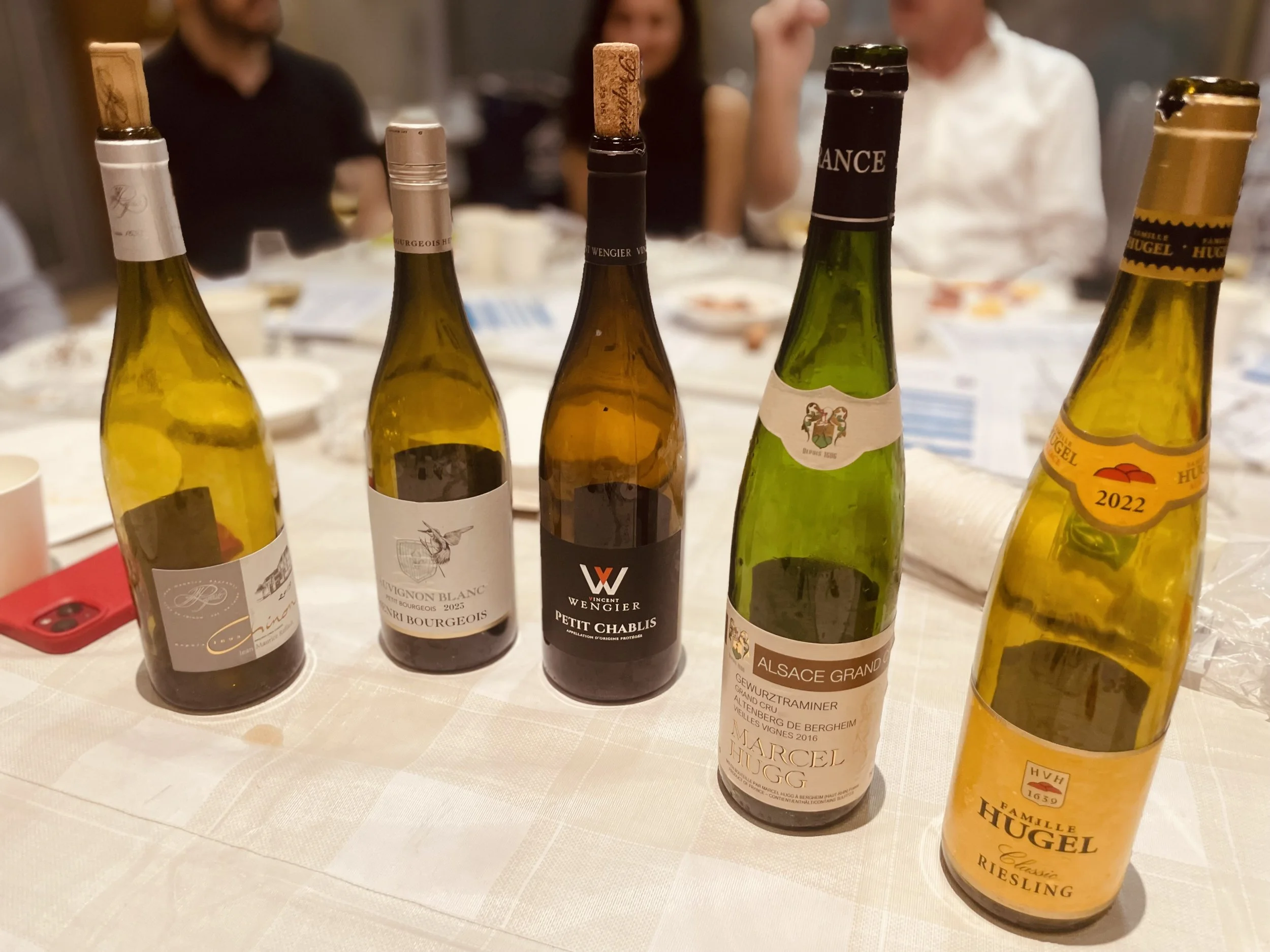 Dégustation de cinq vins blanc français avec l'UFE Hong Kong et Macao