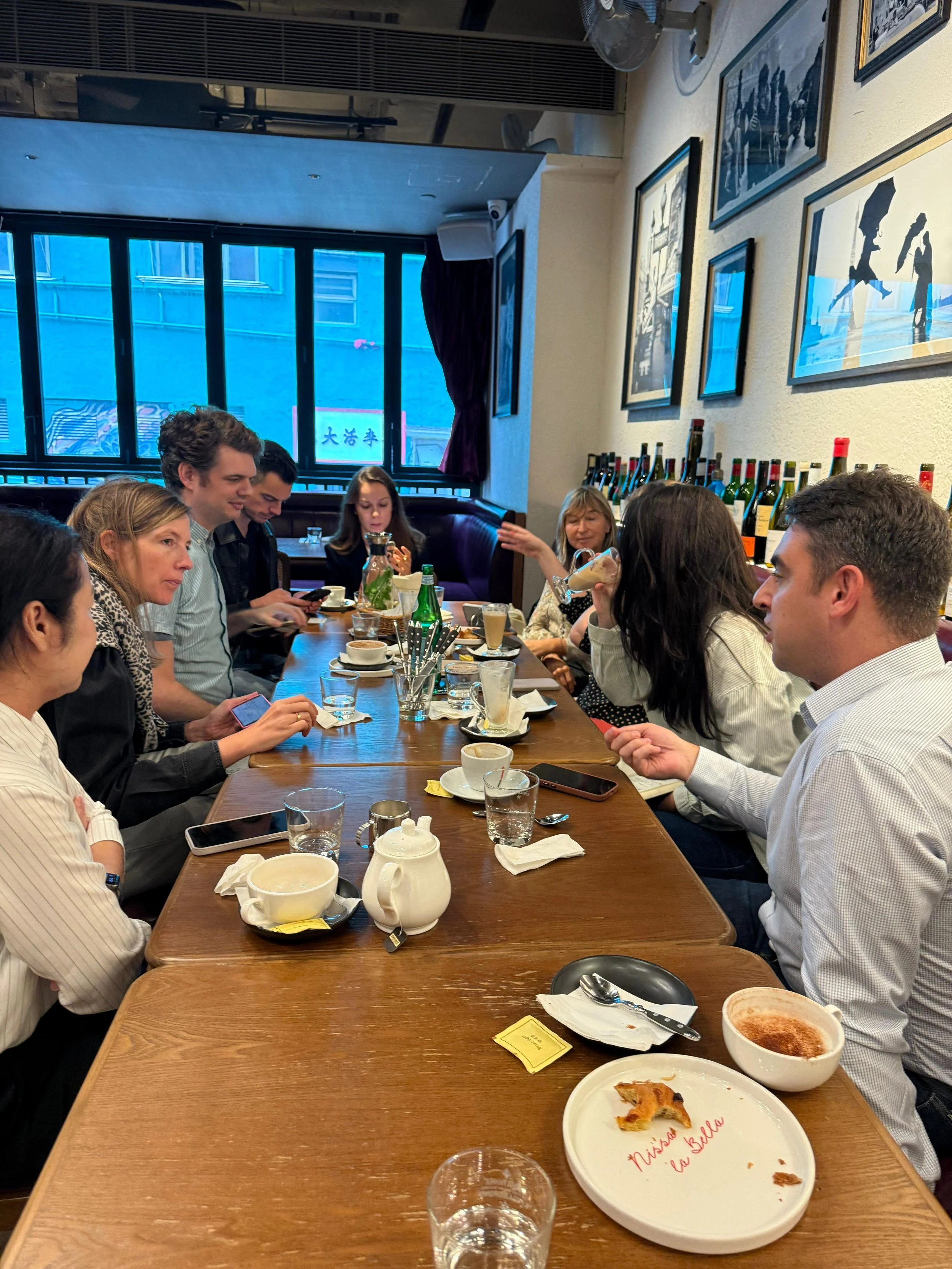 cafe sante groupe discute.JPG