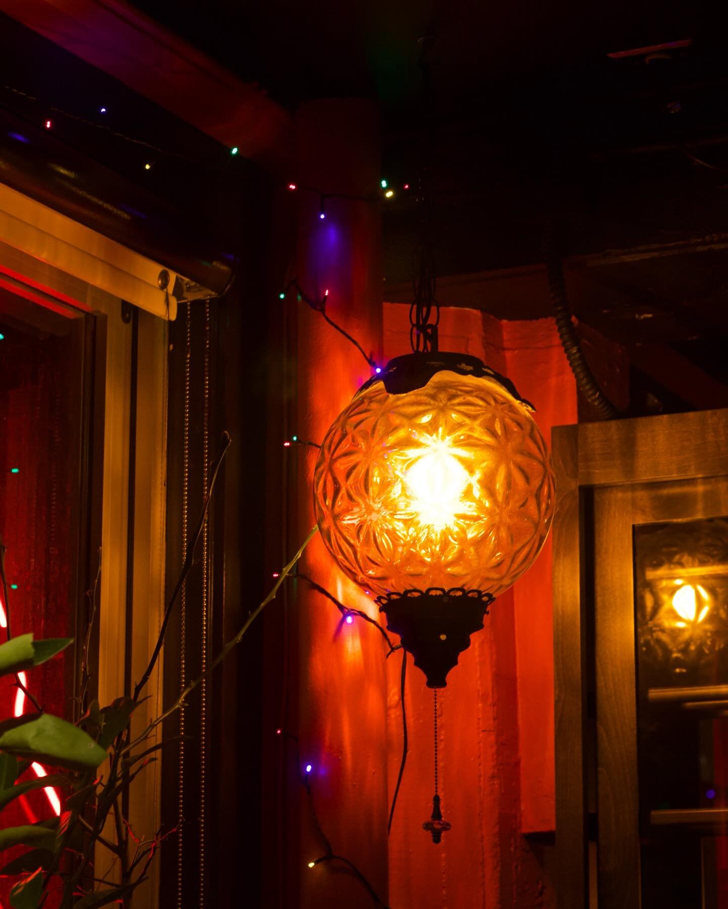 The call of the siren starts with a glowing light 🧡❤️

As the sun sets later and the nights get warmer, we&rsquo;ve got the perfect ambience for your late night adventures 

Only at Lonely Siren 🧜&zwj;♀️