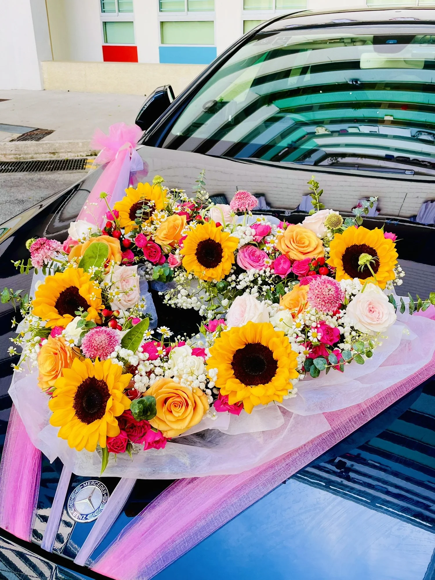 Fresh Flowers Bridal Car Decoration — Lorve Floral, image size:1500x2000