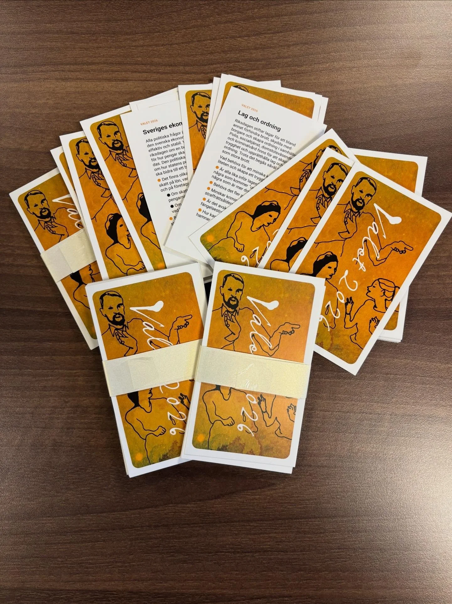 Nu har samtalskorten om valet kommit. Hurra! Dags f&ouml;r samtal om hur det g&aring;r till att r&ouml;sta, varf&ouml;r man ska r&ouml;sta och samtal  om varf&ouml;r det &auml;r viktigt just f&ouml;r dig, vilka fr&aring;gor som f&aring;r dig att g&ar