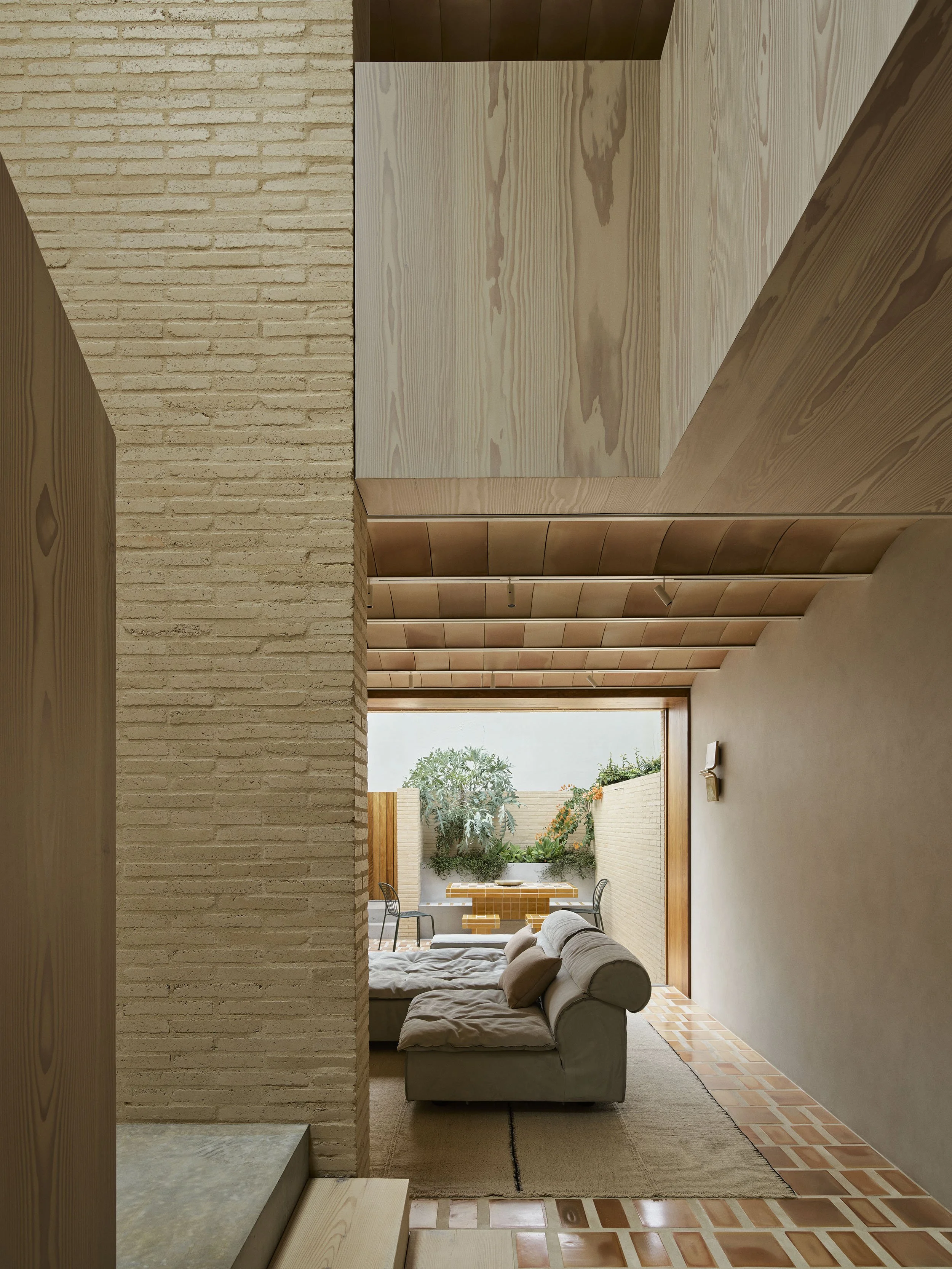 MUCI - BONDI JUNCTION - 121025_0019.jpg