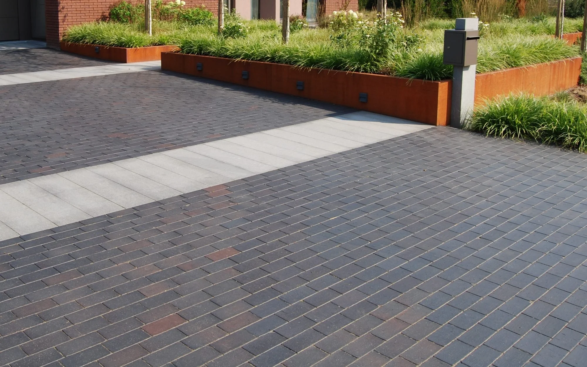 DRESDEN (GARDEN ARCHITECTURE VRANCKX, GEEL, LAAKDAL)