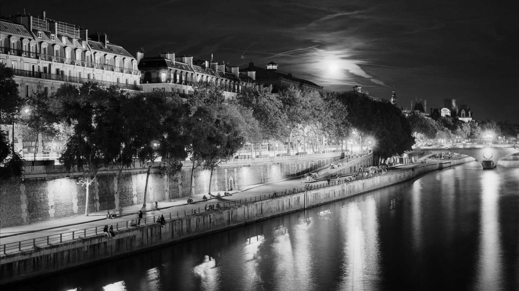 Parigi veduta senna di notte scatto analogico bianco e nero come fare