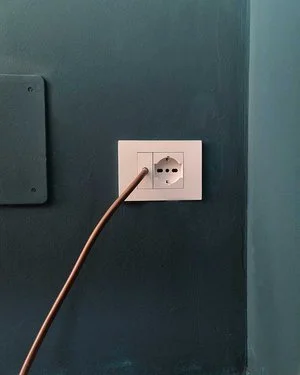 La presa shuko che alimenta l'UPS