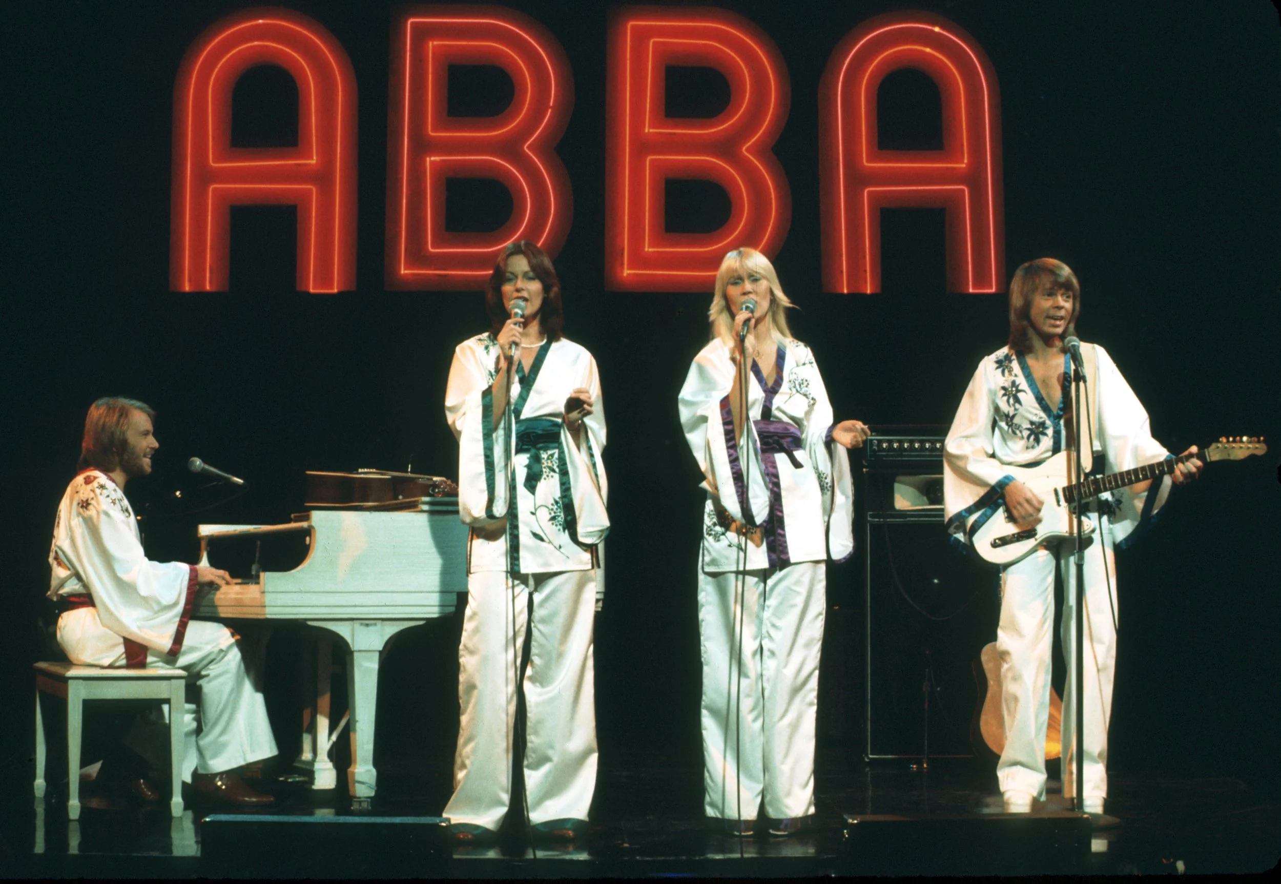 ABBA vs Queen