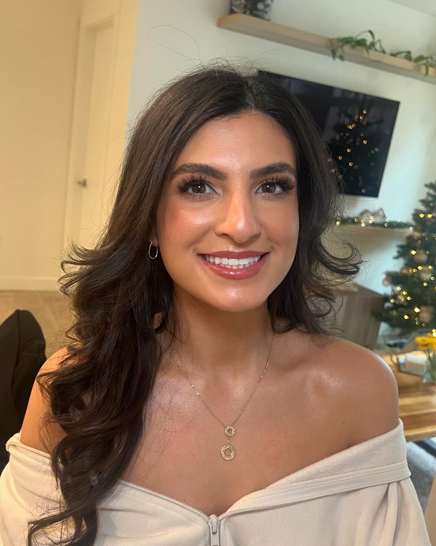 Got to glam my sweet friend Natalia this weekend 🥺🤍 such a beauty!!! @ncastaneda9