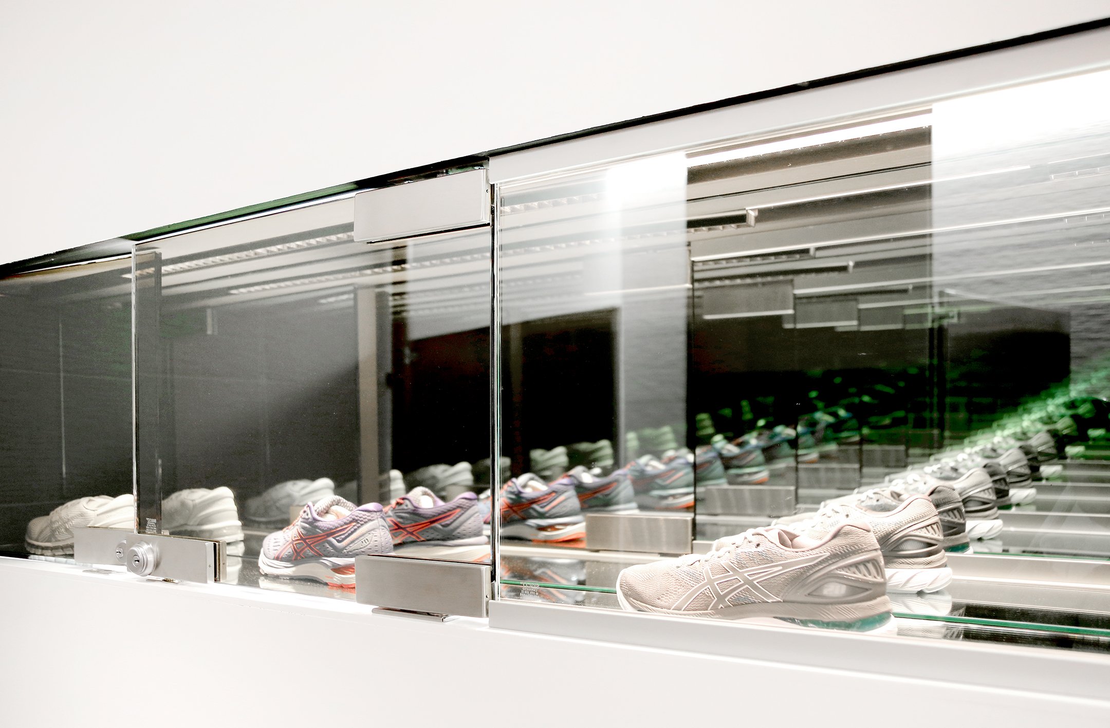 Infinity Two Way Mirror Glass Display Shelf