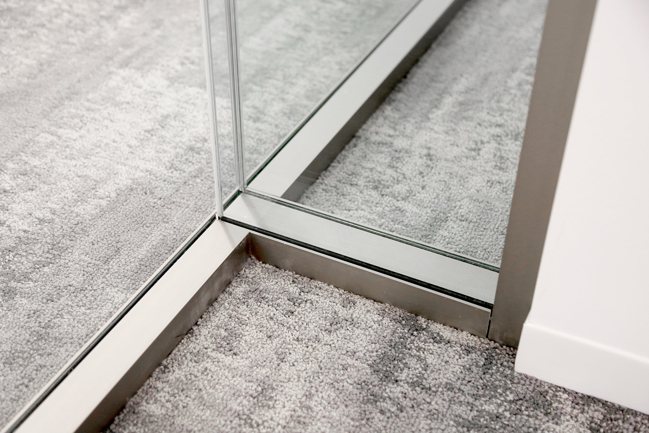 Single Glazed Front with Dual Glazed Glass Return