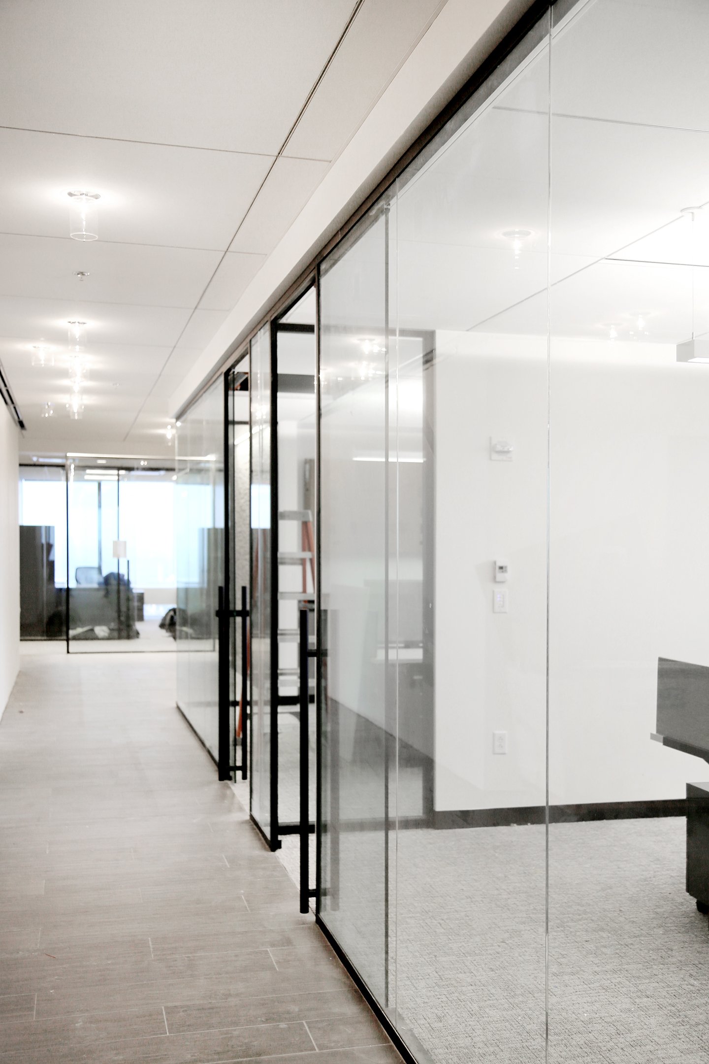 Modernus Lama Black Frameless Sliding Offices