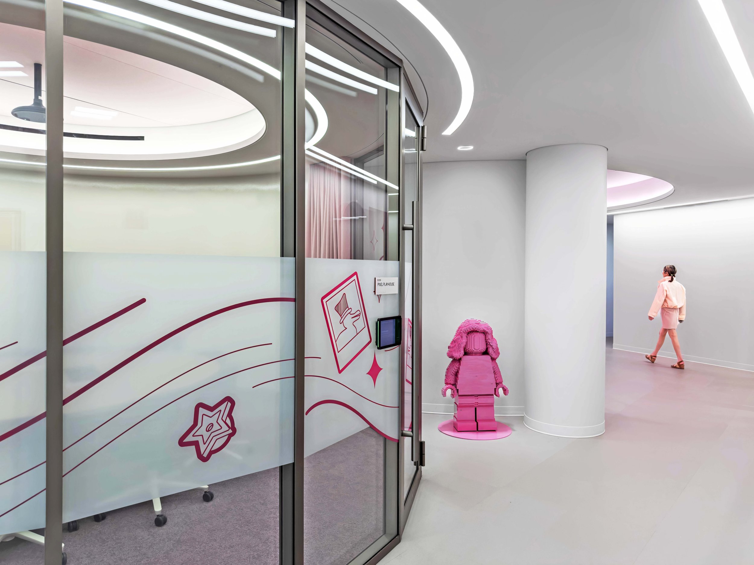 Custom Finish Anodized Faceted Litespace Framing