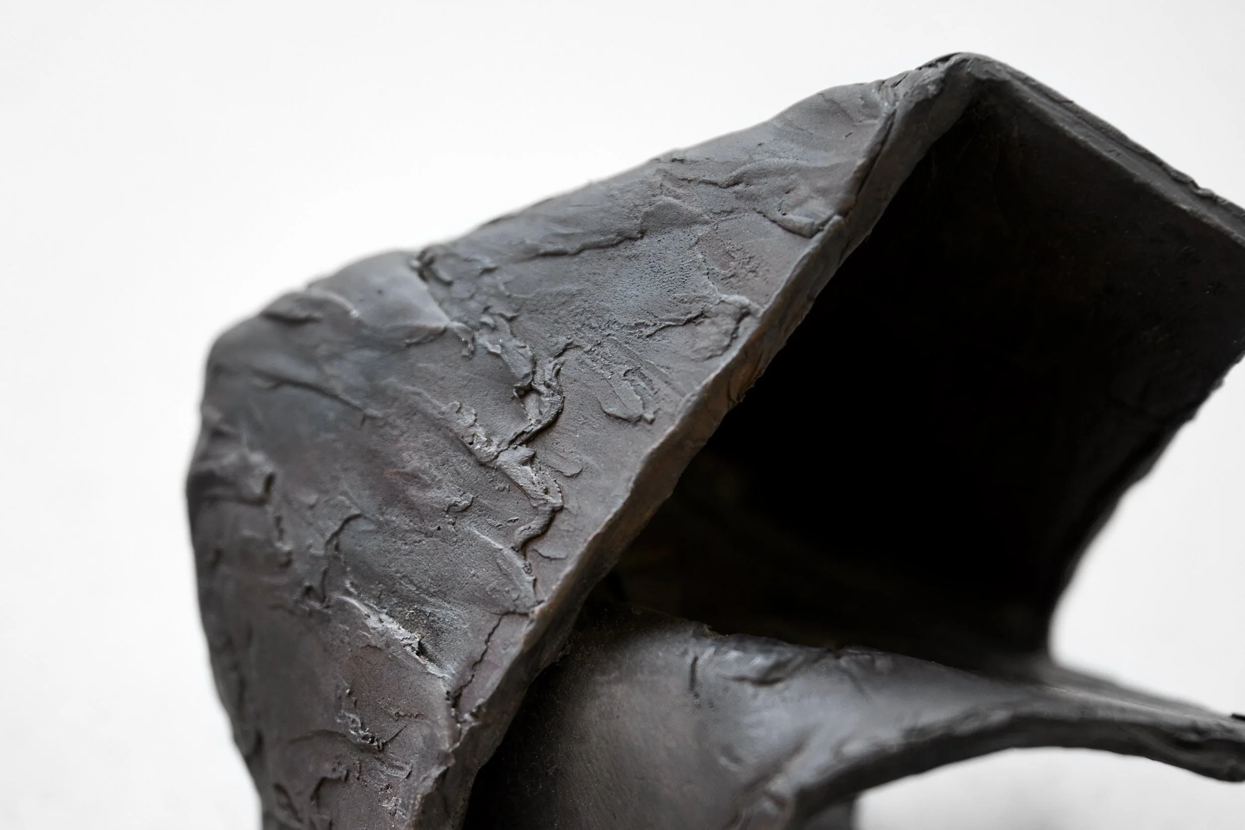 Faltung #1, Bronzeplastik | Detailansicht